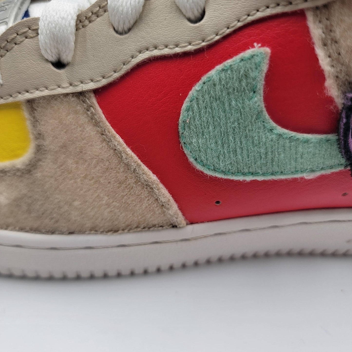 Nike Air Force 1 Youth Size 5.5Y Detachable Patches FN7818-100 Sneakers