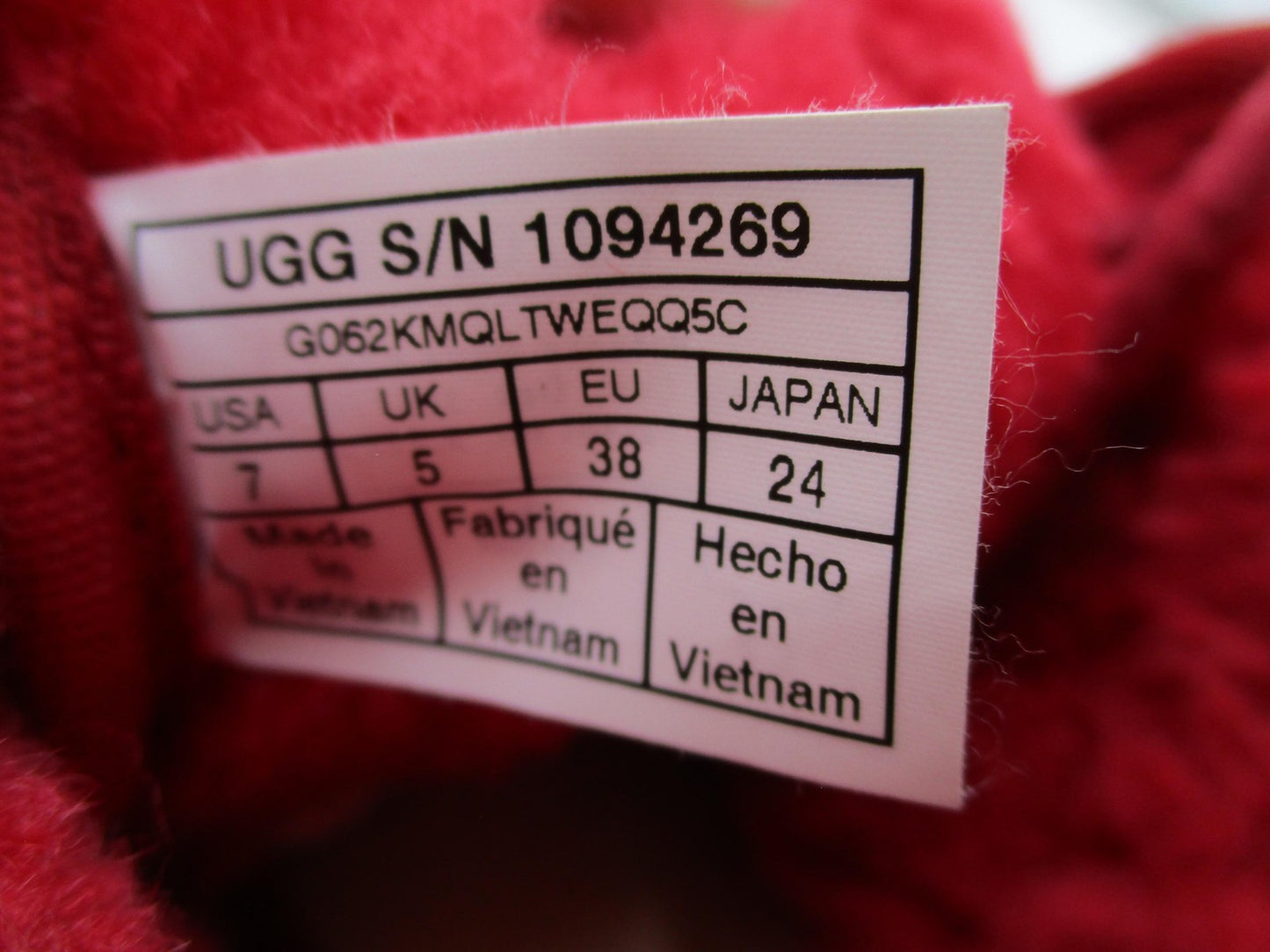 UGG Boots Womens Size 7 Red Suede Sheepskin Lined Ankle Chukka 109426914