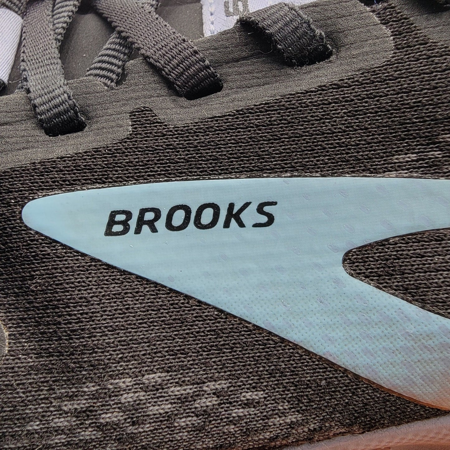 Brooks Wmns Launch 9 'Black Ebony Purple' Sz 10 120373 1B 060
