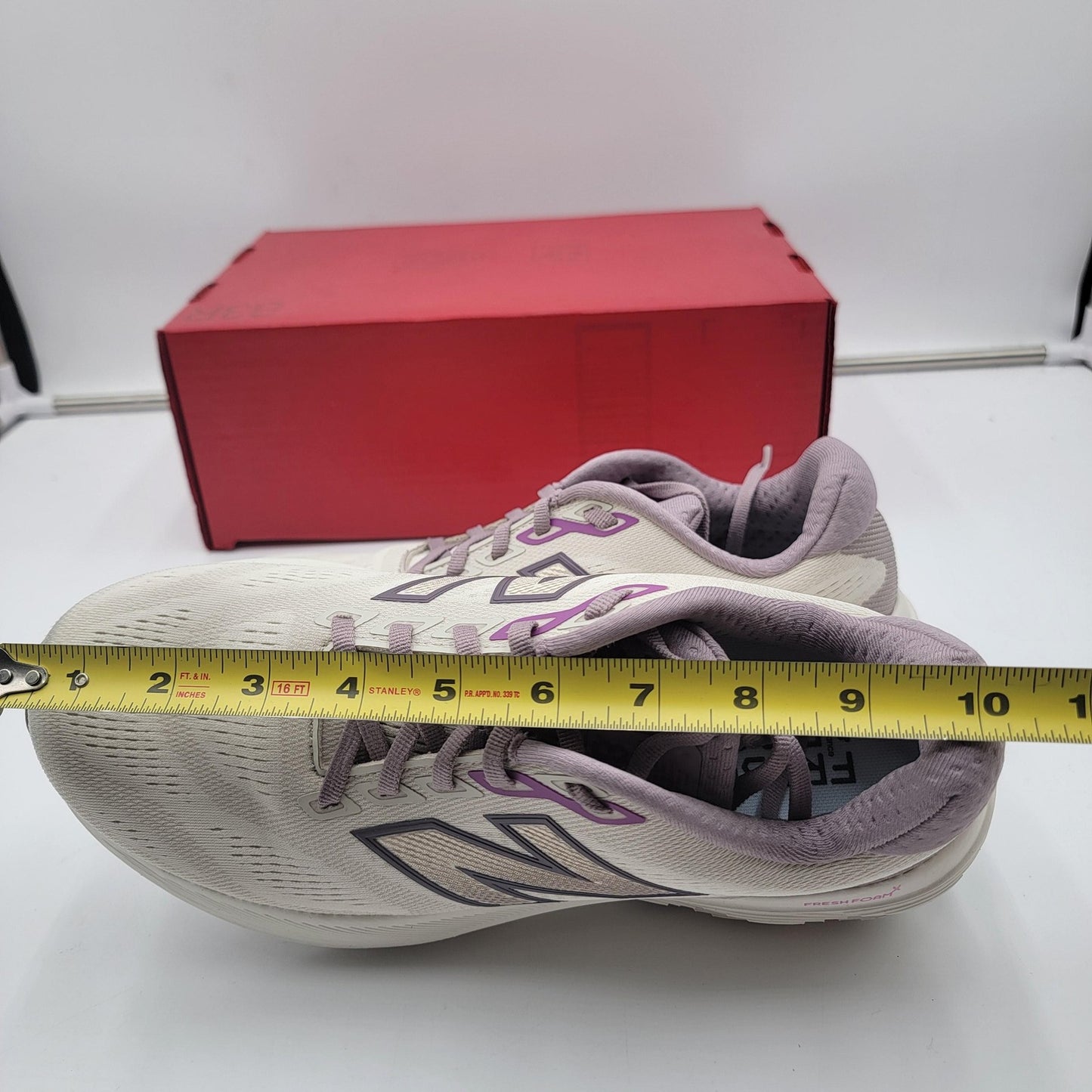 New Balance 880 Womens Size 6.5 White Purple Fresh Foam X Running Sneakers