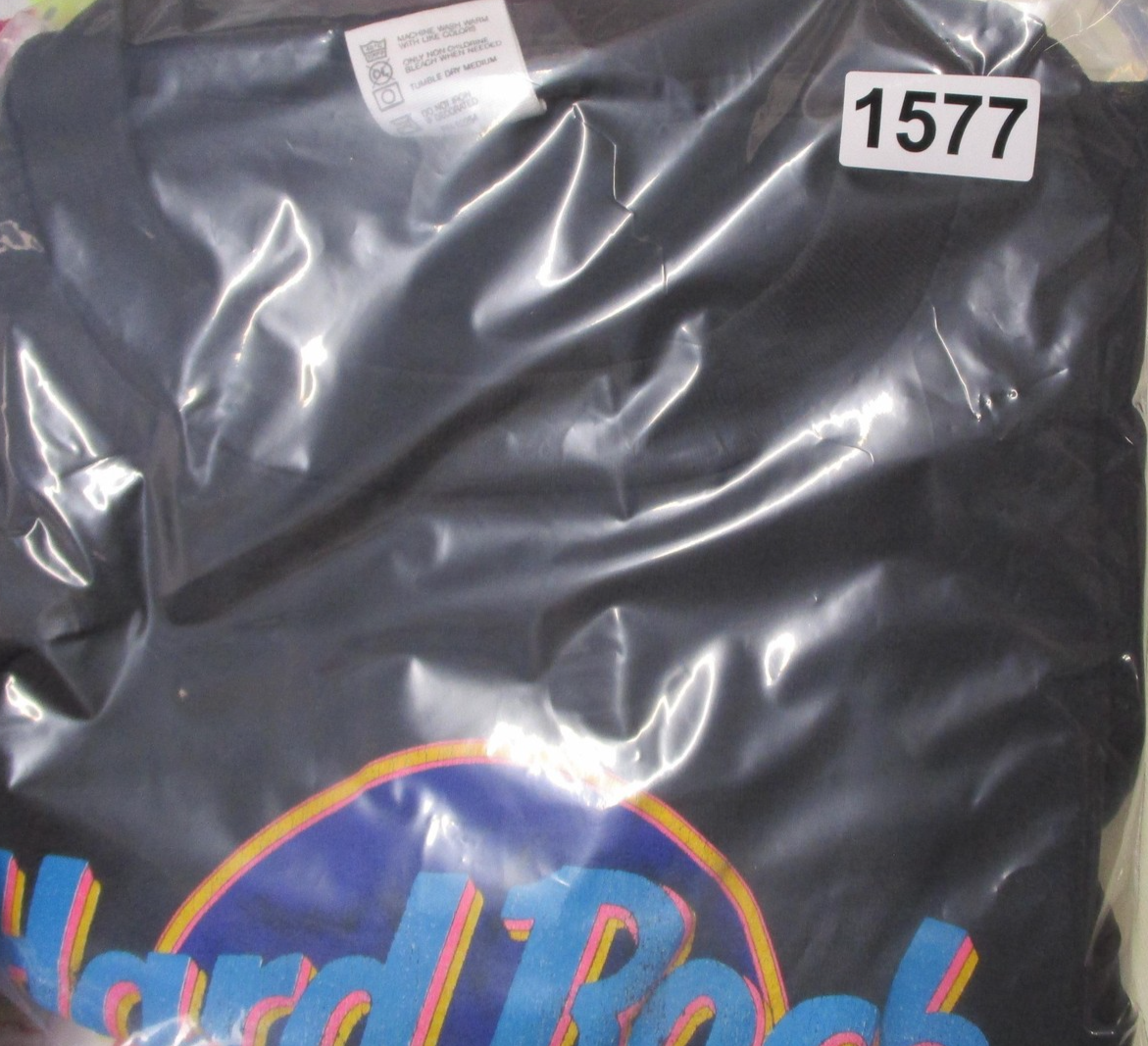 Hard Rock Cafe Chicago Shirt Mens XL Black Graphic Music Tee Made In USA 15777
