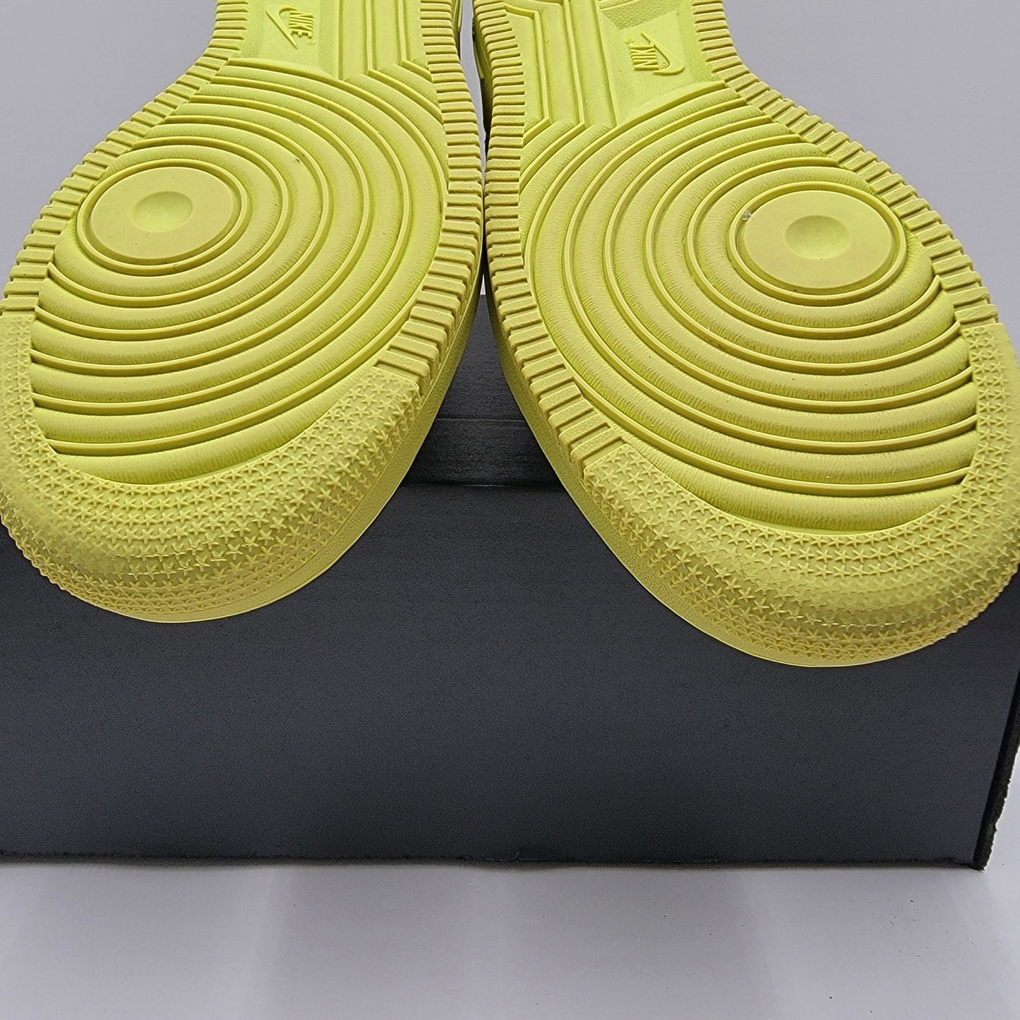 Nike Air Force 1 Low 'Elephant Volt' Mens Sz 9.5 488298 041