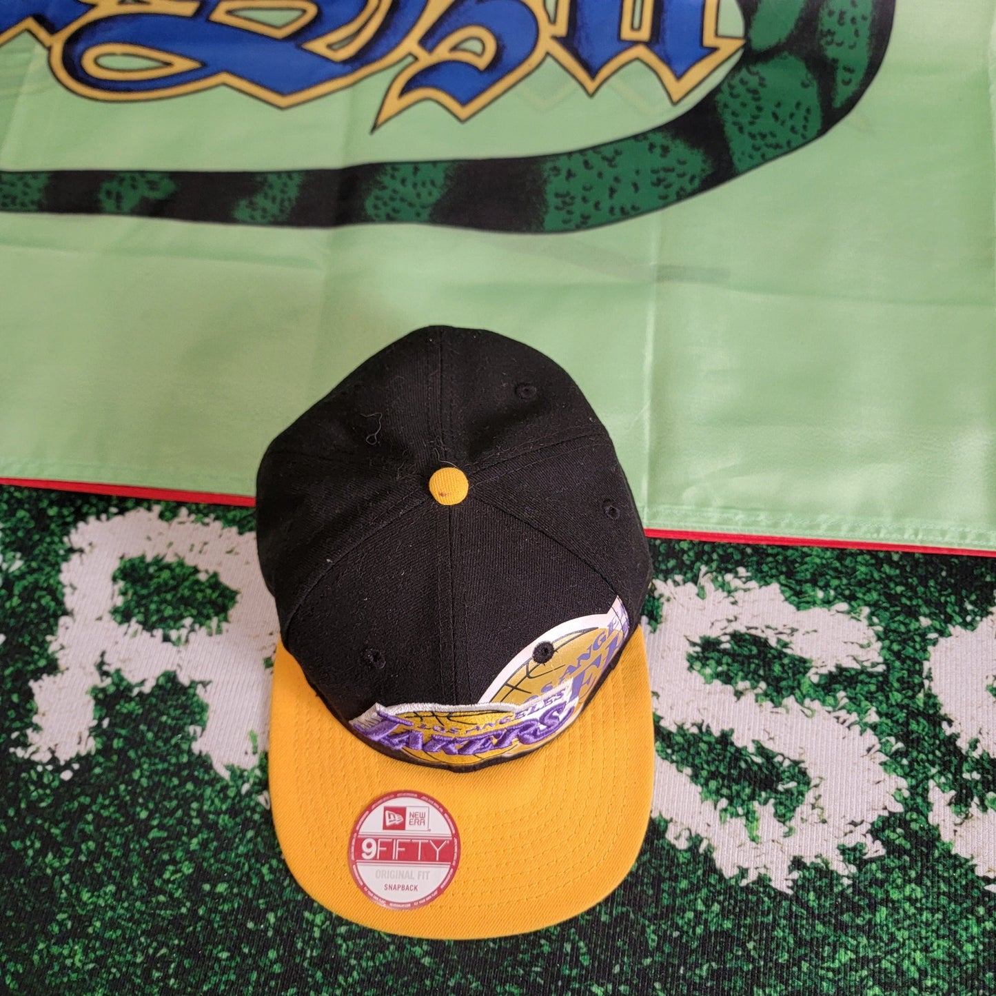 Los Angeles Lakers Black-Gold Snapback Hat by New Era NBA