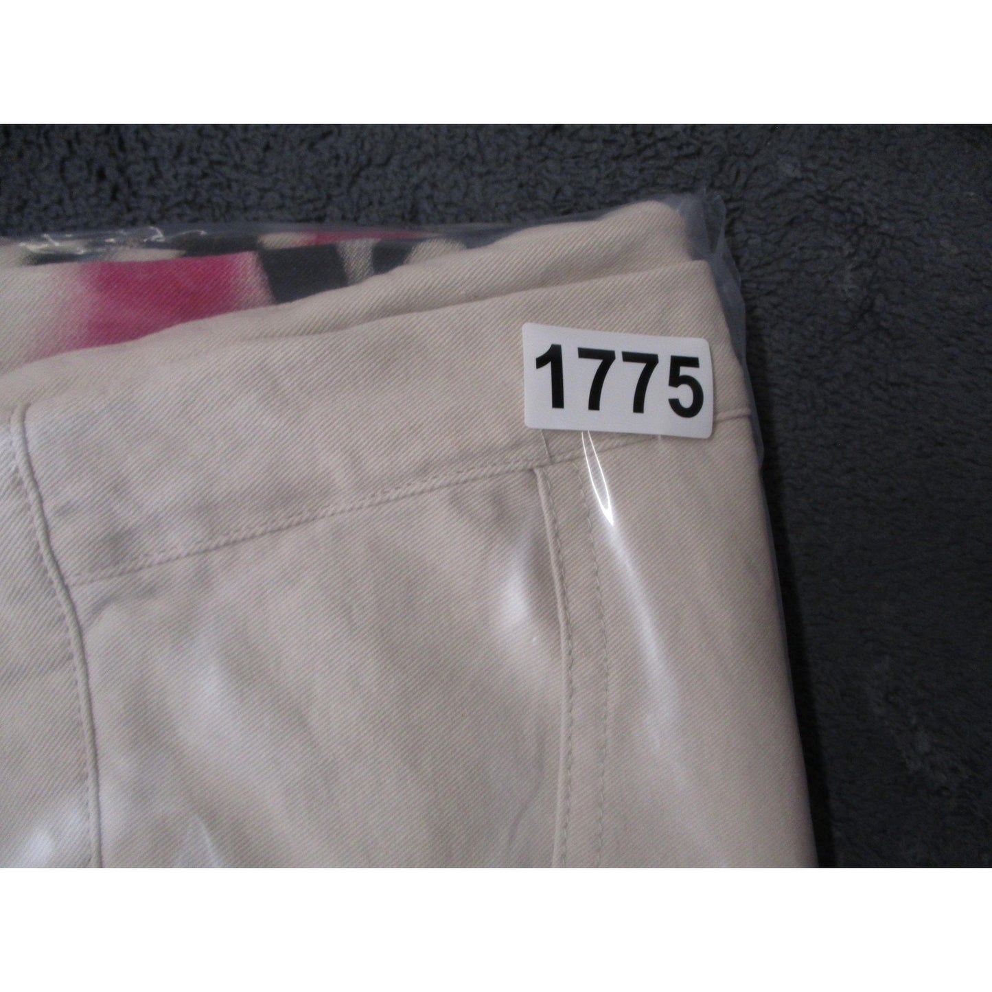 Hard Goods Sample Shorts Men Medium Beige Skull Crossbones Graffiti Chino Canvas NWT
