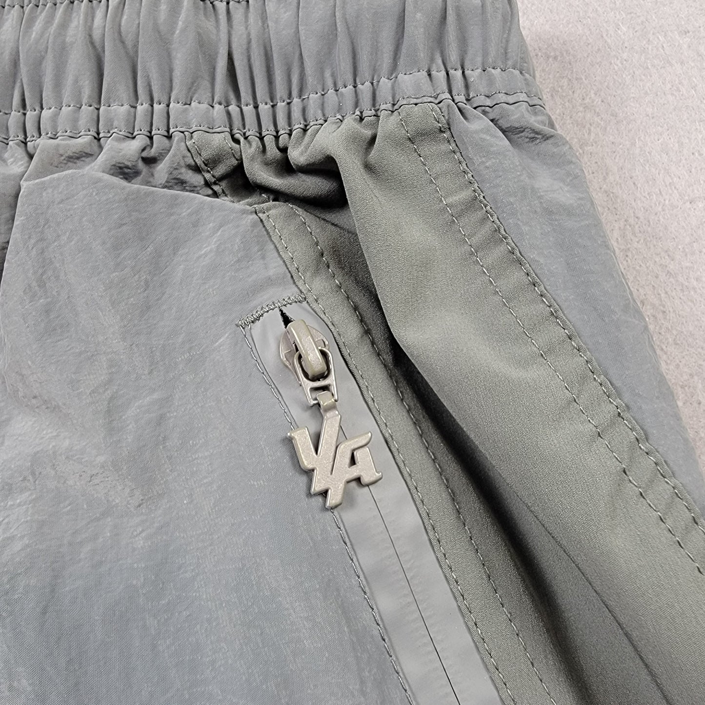 YoungLA Men’s Large Gray Nylon Track Pants Joggers Zipper Pockets Adjustable Hem2