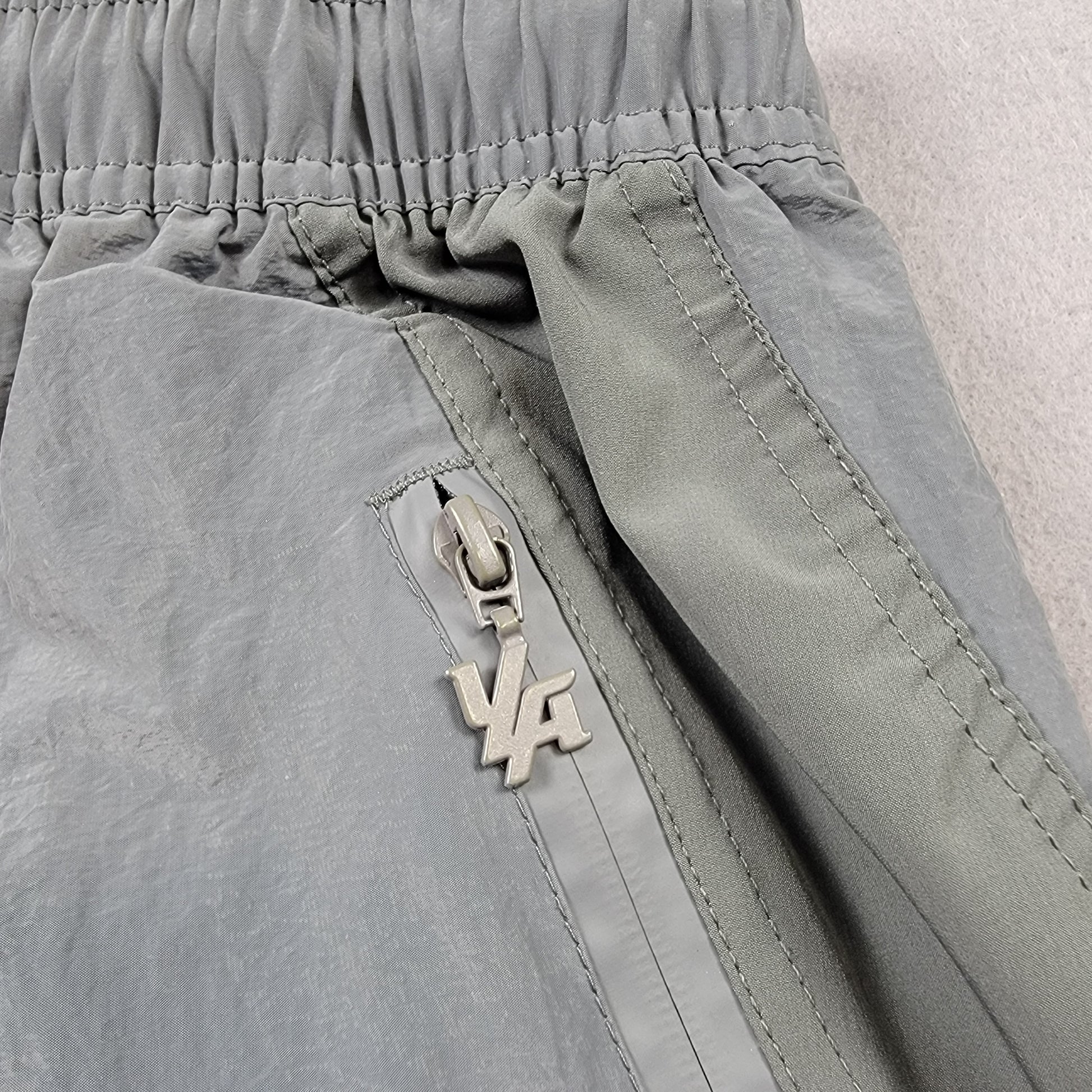YoungLA Men’s Large Gray Nylon Track Pants Joggers Zipper Pockets Adjustable Hem2