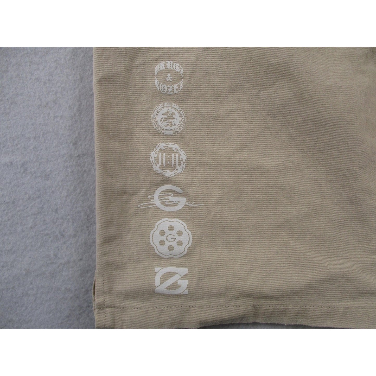 Hard Goods Sample Shorts Men Medium Beige Skull Crossbones Graffiti Chino Canvas NWT