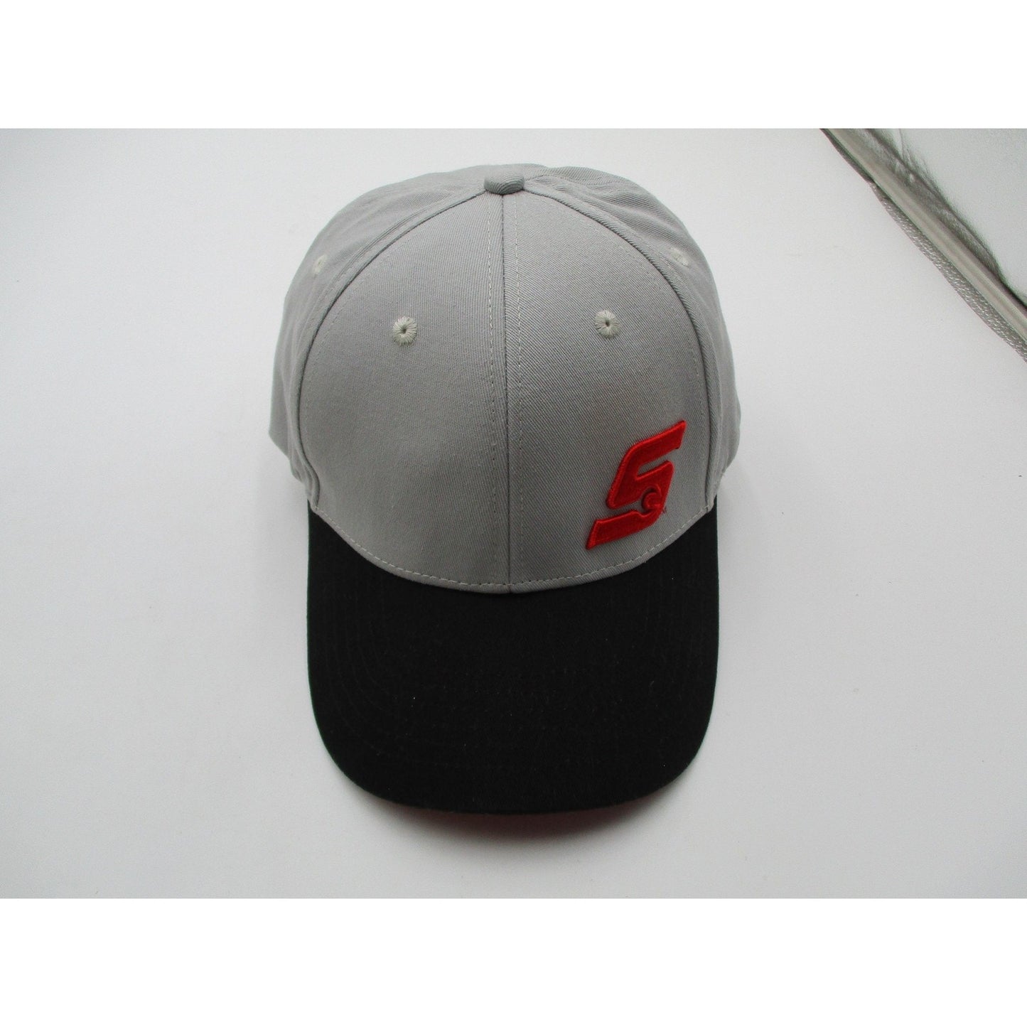 Snap On Hat Cap Fitted Mens Xl Gray Black Red Embroidered Logo Baseball Twill