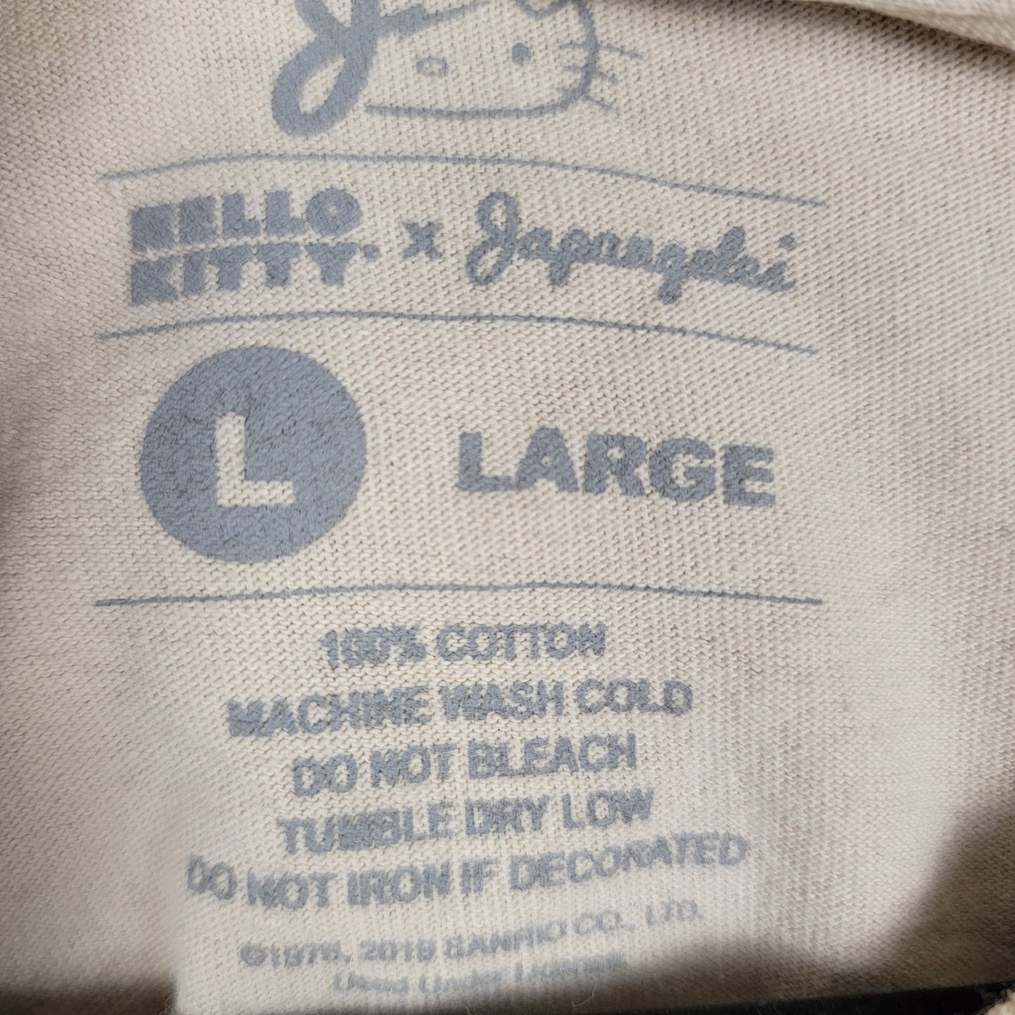 Hello Kitty x Japangeles Sanrio Collab Graphic Tee Cream Large Preowned5
