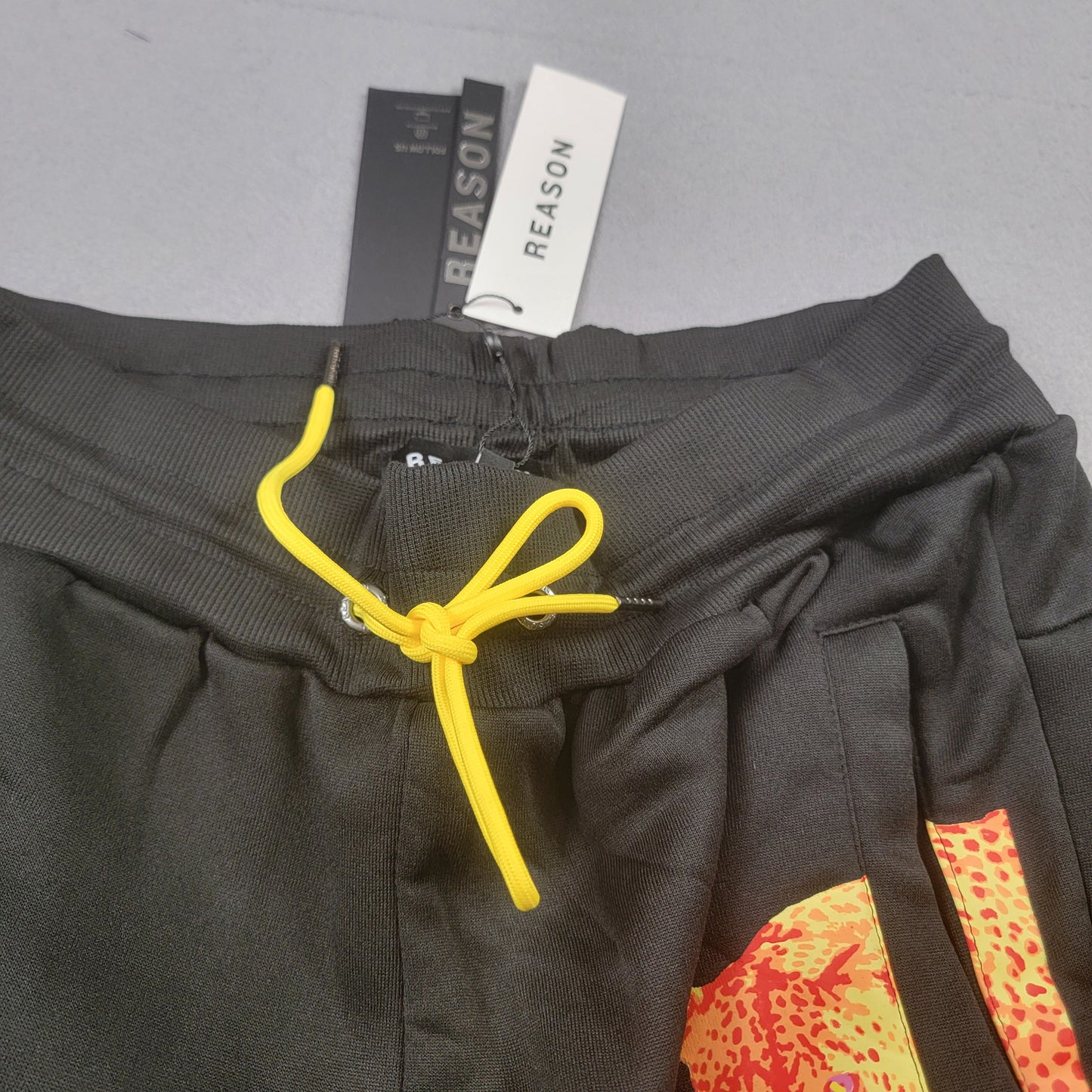Reason Brand Mens Jogger Sweatpants Sz XL Black Leopard Graphic NWT4