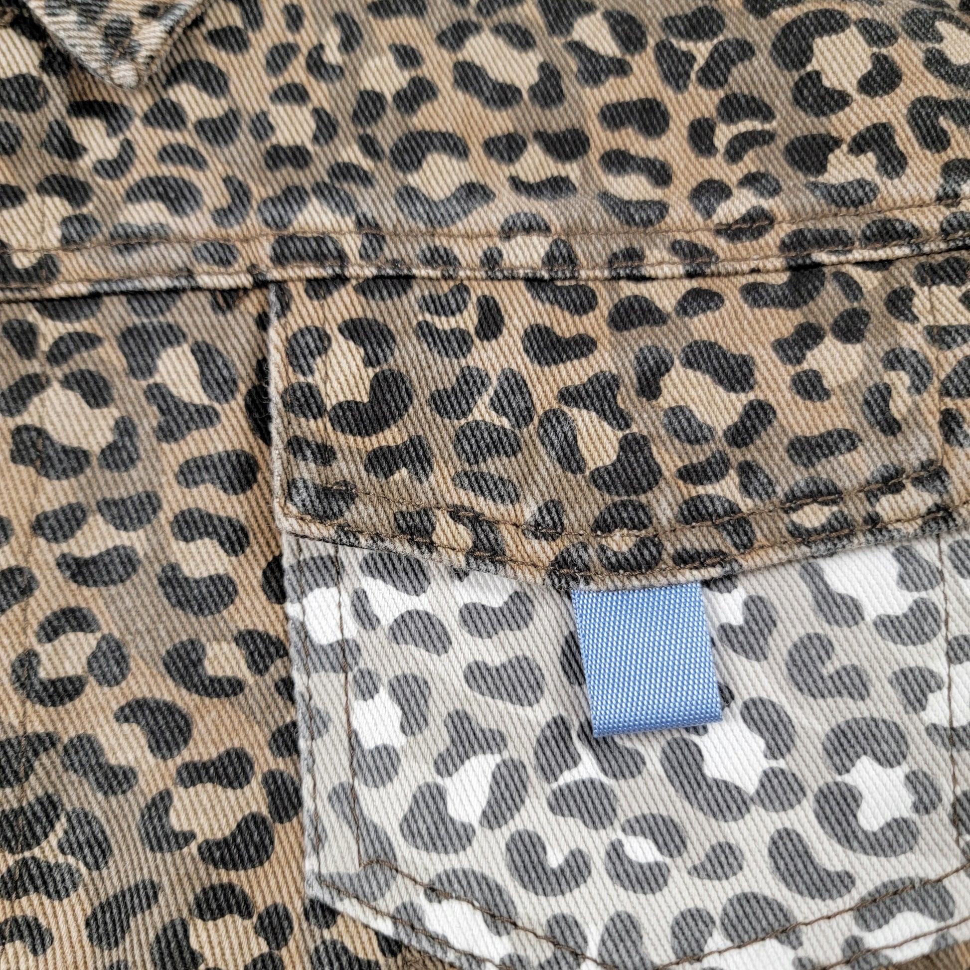 The Hideout Clothing Frosty Tropics Leopard Denim Jacket M NWT 200 Made 7831