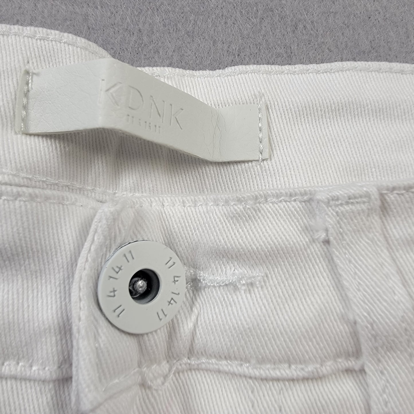 KDNK 1141411 White Moto Biker Skinny Tapered Jeans Men 30 NWT Comfort Stretch4