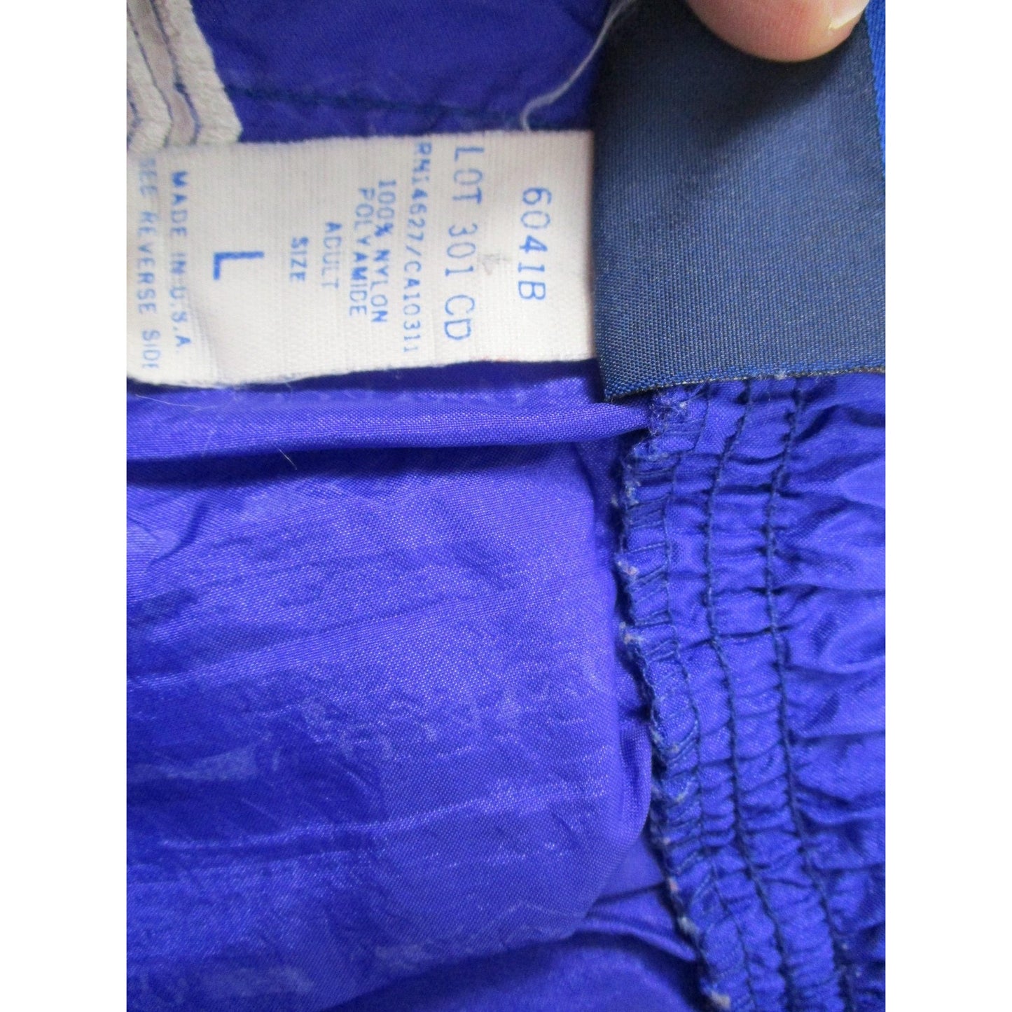 Vintage Umbro Shorts Mens Large Blue Striped Nylon Soccer Running Athletic 1729