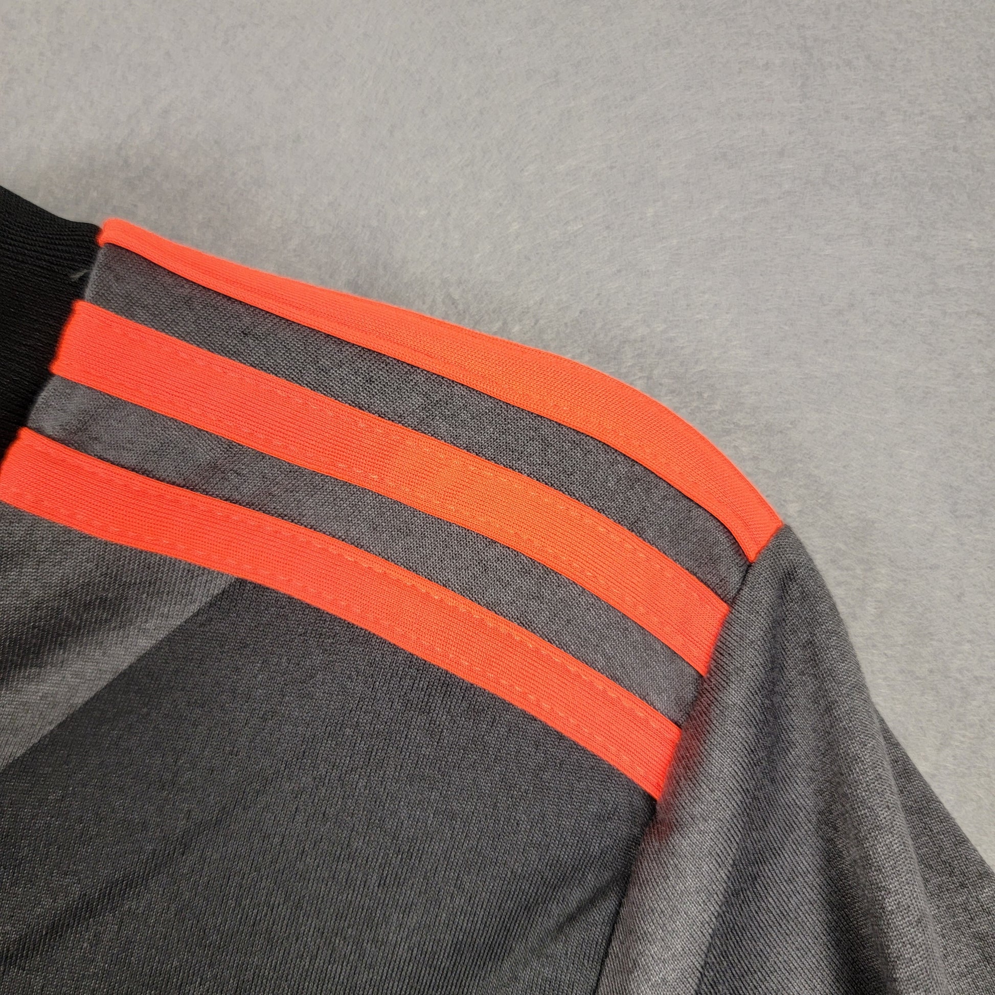 Adidas FC Bayern Munchen Jersey Youth L 13-14Y Gray Climacool Soccer Shirt #88