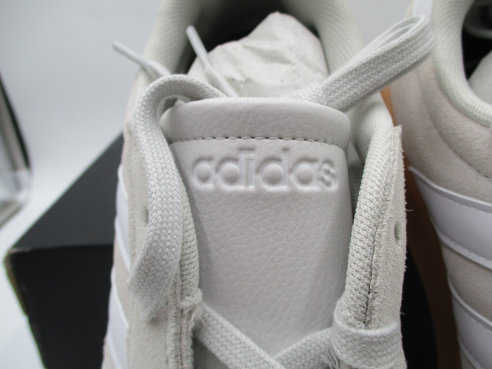 adidas Barreda JR1325 Men’s Size 10½ Light Grey Gum Sole NIB Sneakers3
