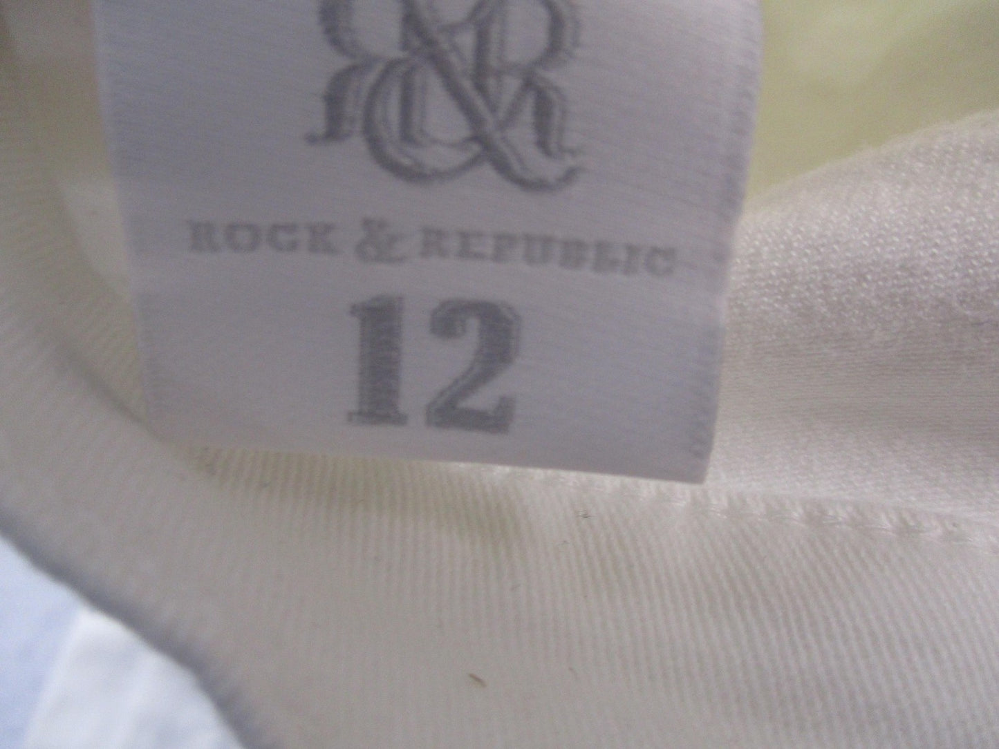 Rock & Republic Kendall Jeans Womens 12 White Straight Leg Stretch Denim 14395
