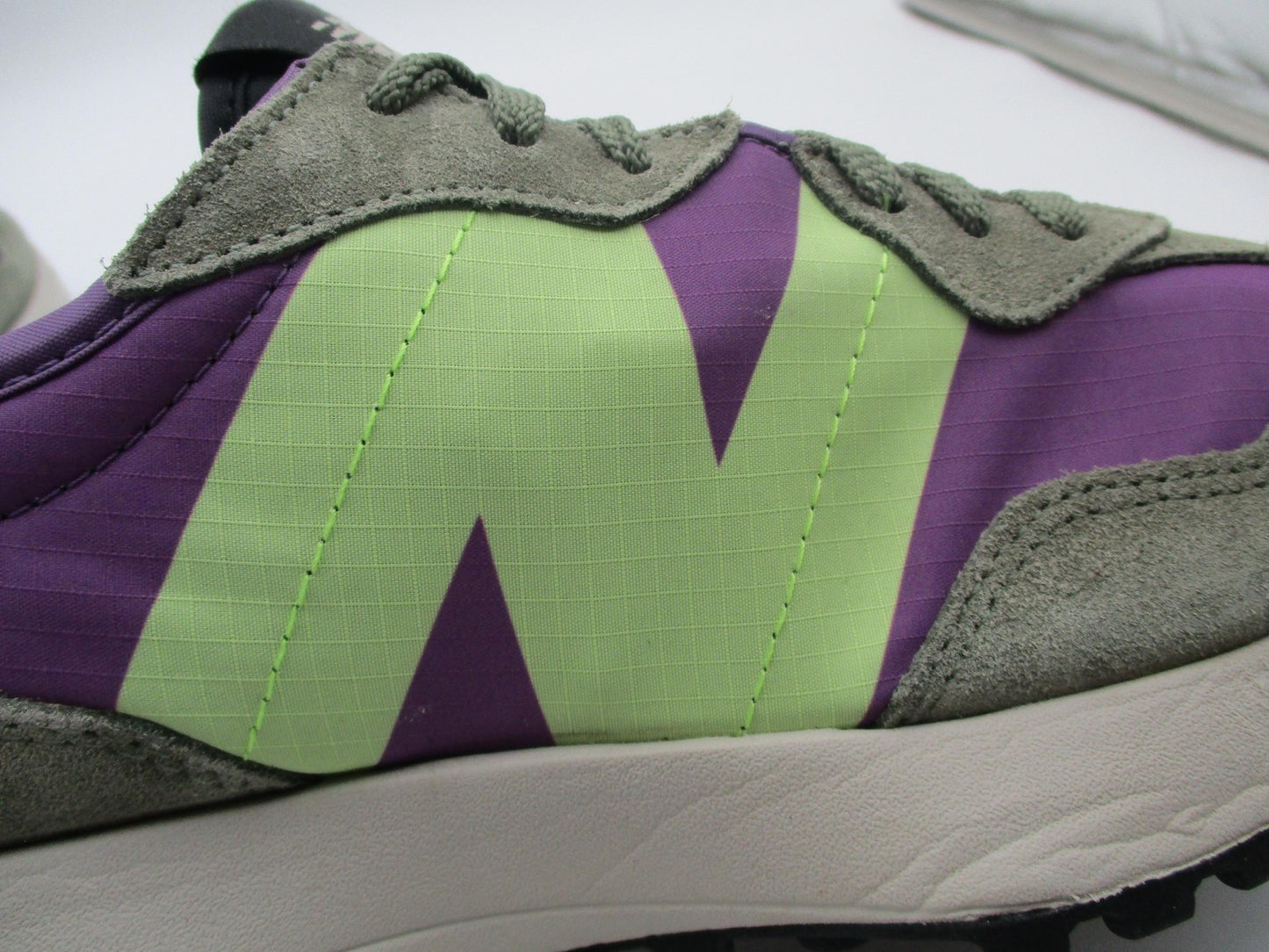 New Balance 327 'Sour Grape Bleached Lime Glow' Mens Sz 8.5 Sneakers MS327TC 1R411