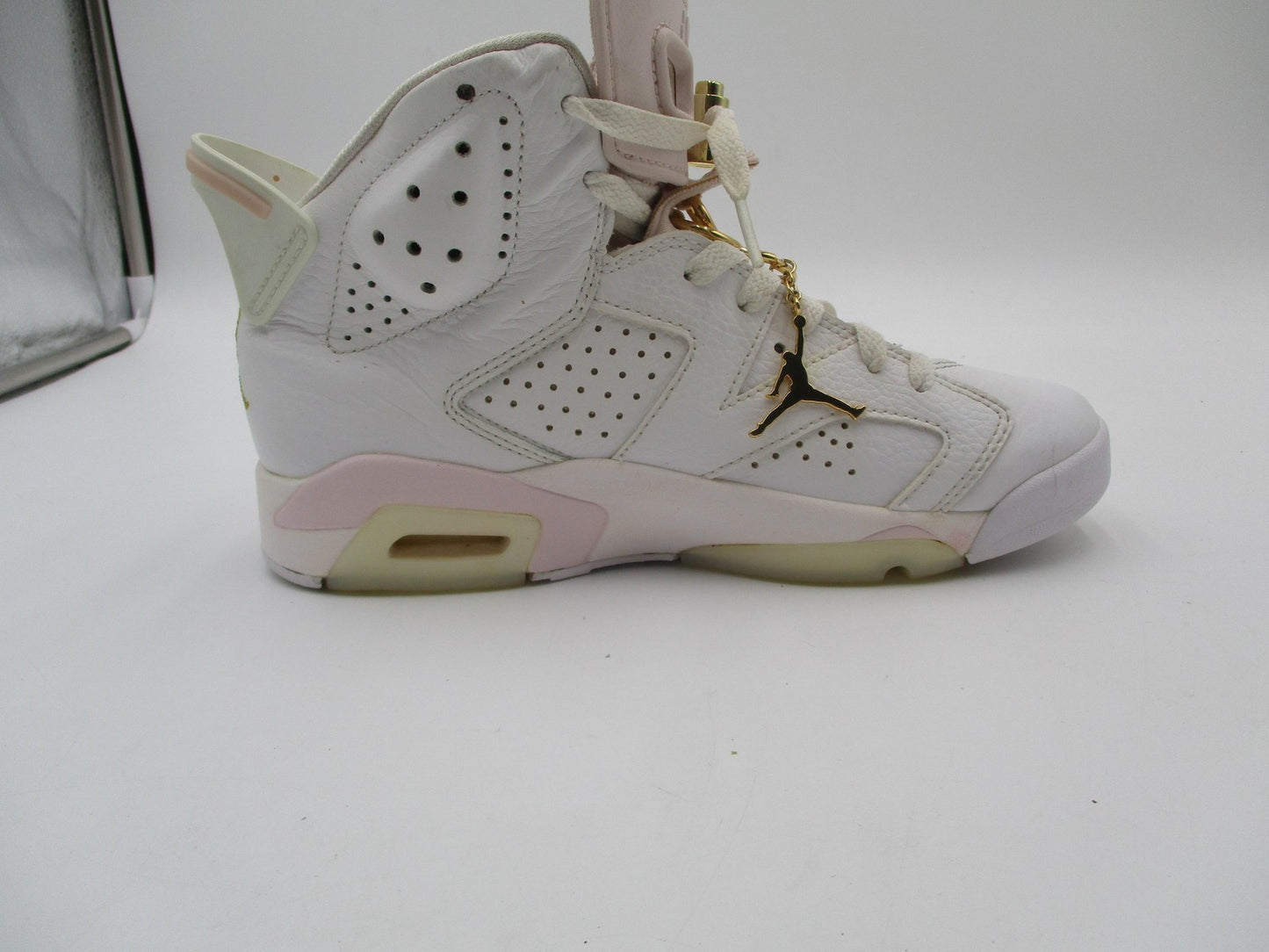 Air Jordan 6 Retro Gold Hoops Shoes Womens Size 7 White Pink Sneakers DH9696-1009