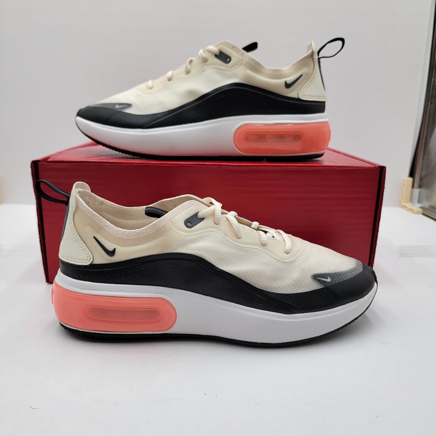 Nike Wmns Air Max Dia SE 'Pale Ivory' Sz 9.5 (252) AR74101010