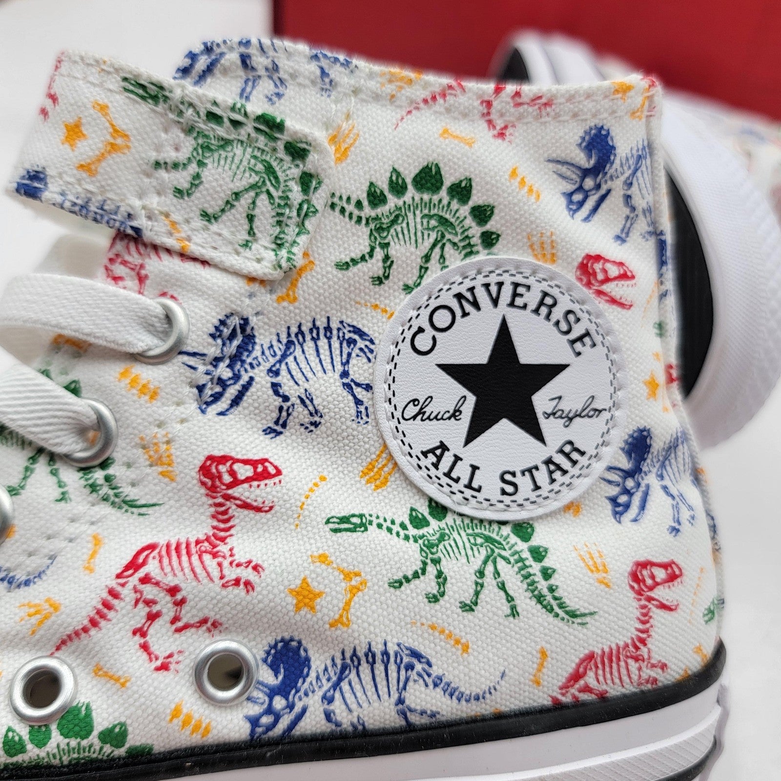 Converse Chuck Taylor All Star Shoes Youth Size 2.5 White Dinosaur Print A04767F8
