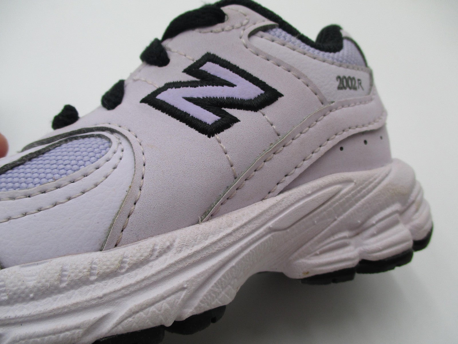 New Balance IC2002PL Shoes Kids Size 5 Purple 2002R Running Athletic Sneaker 1R710