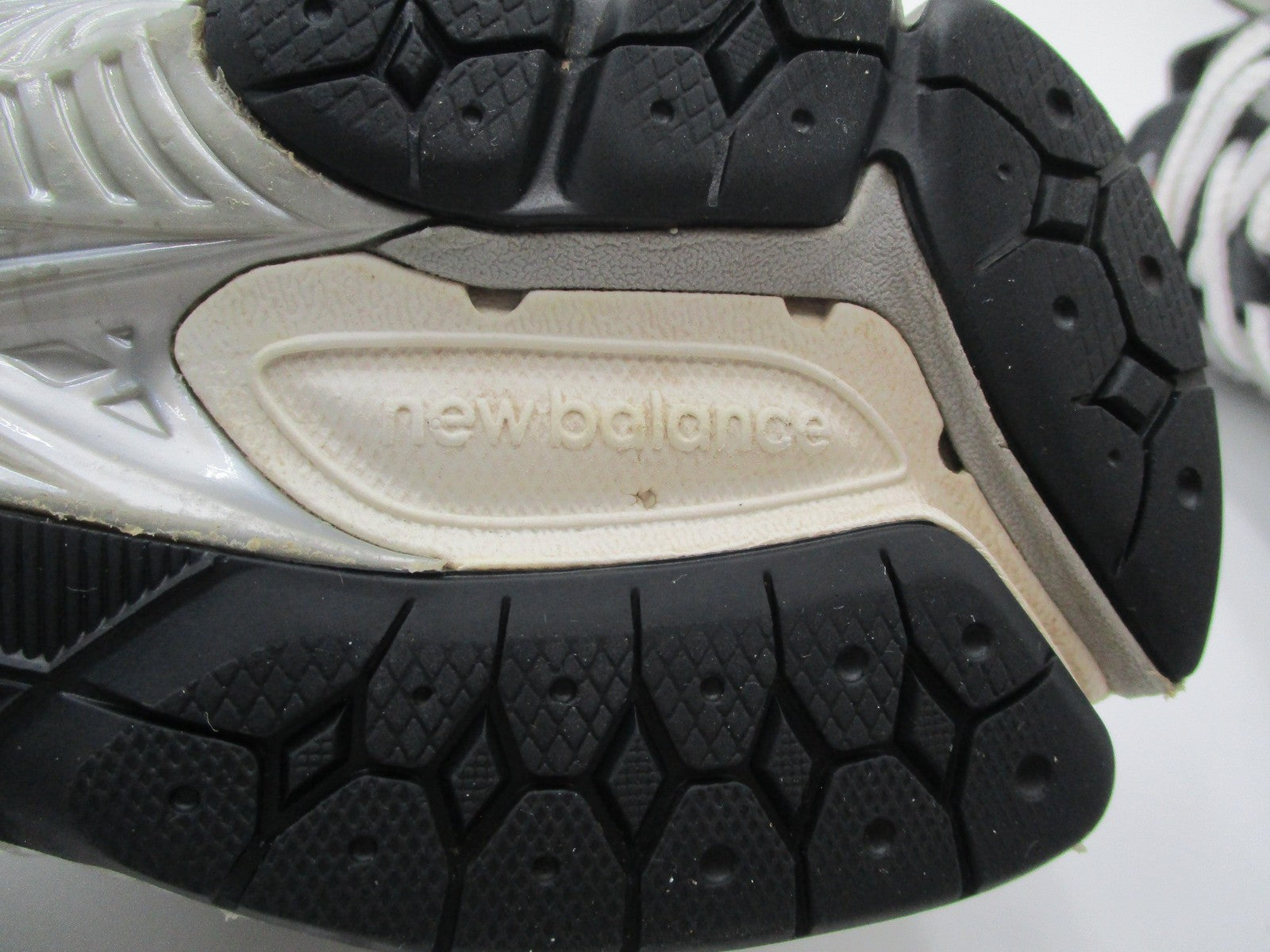New Balance 2002R Big Kid 'Slate Grey Black' Sz 5.5 Running GC2002SG Sneaker 1R518