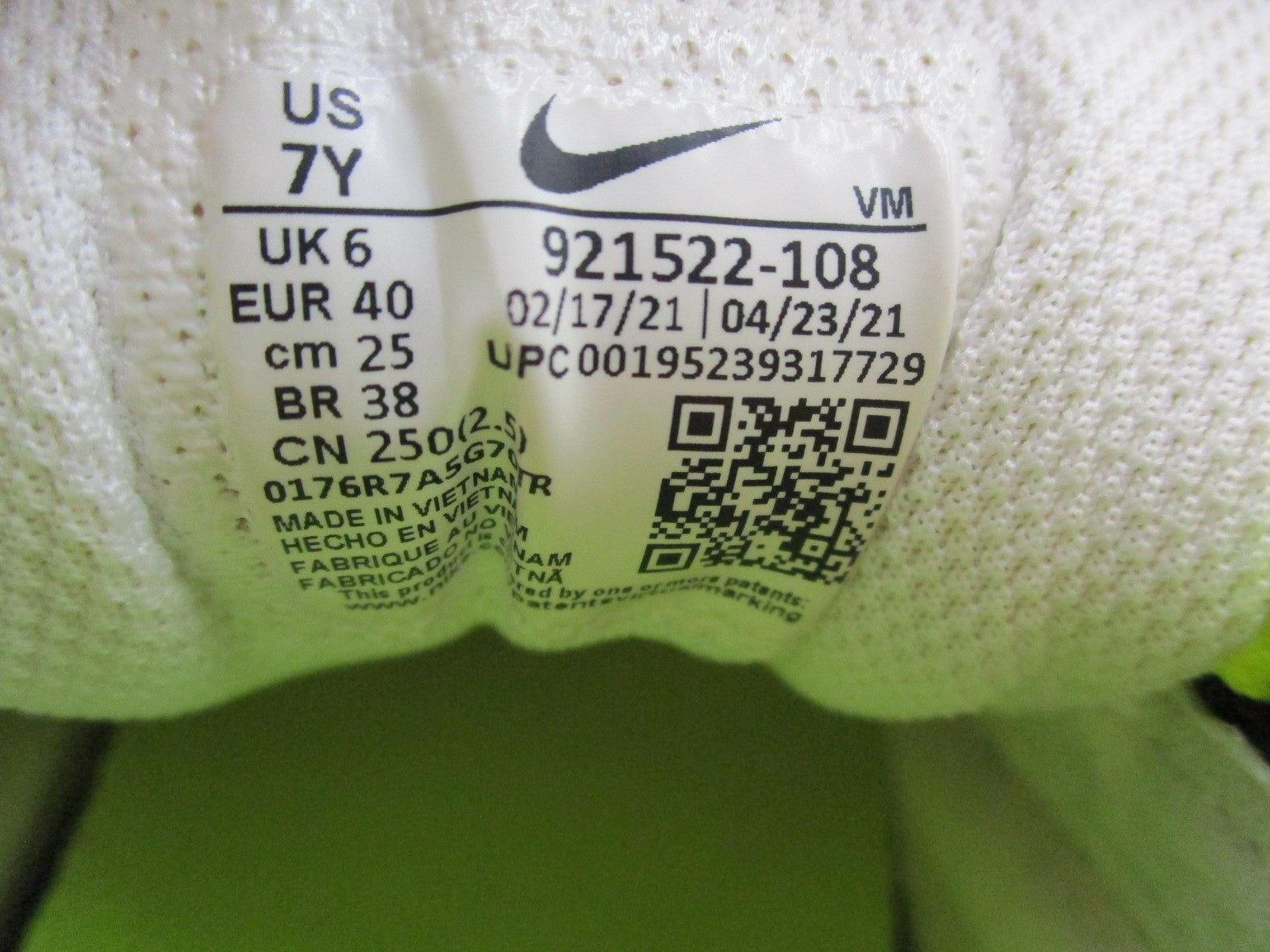 Nike Air Max 97 Shoes Youth Sz 7Y White Volt Logo Print 921522108 Sneakers 1T39