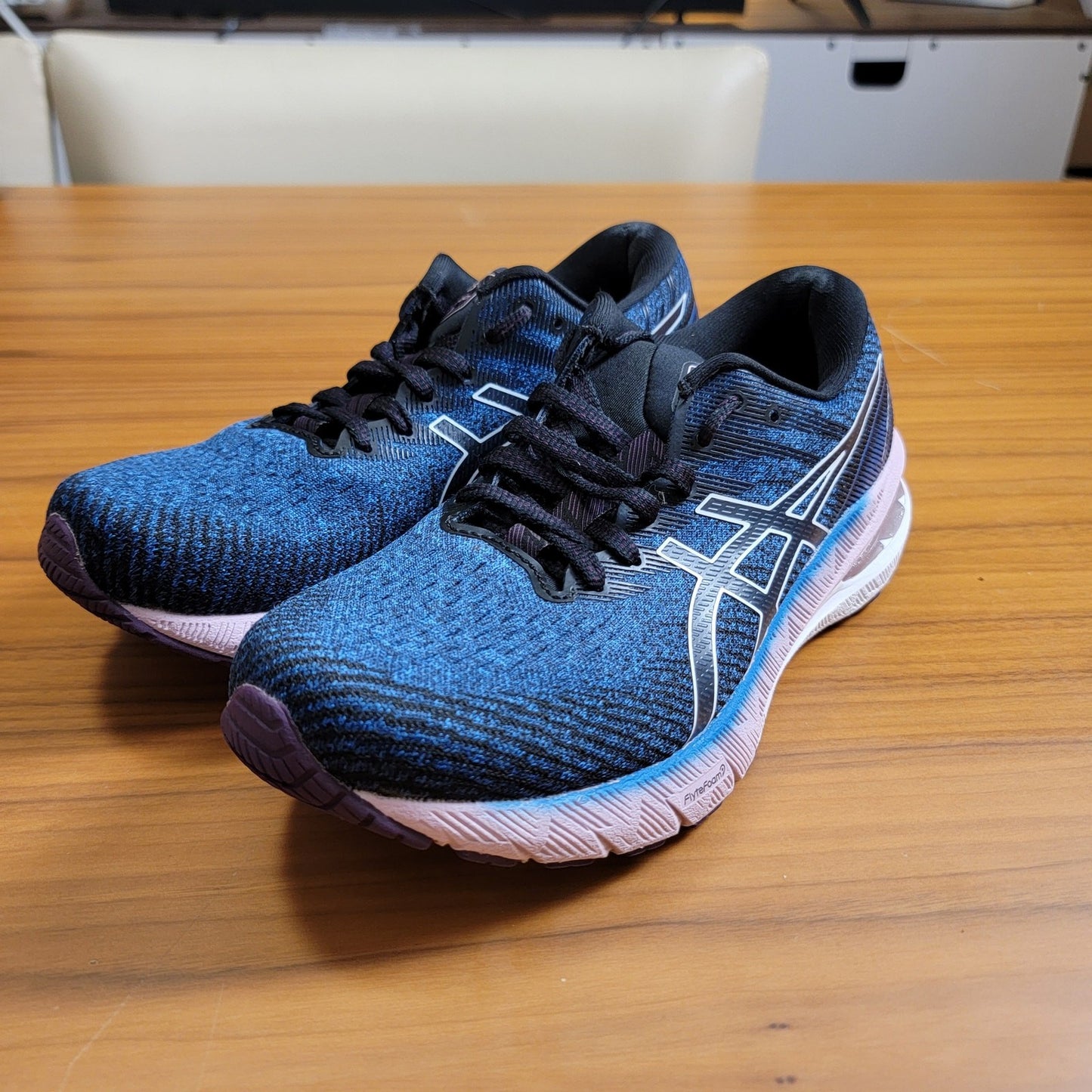 ASICS Wmns GT 2000 10 Lake Drive White Sz 7.5 1012B045 402