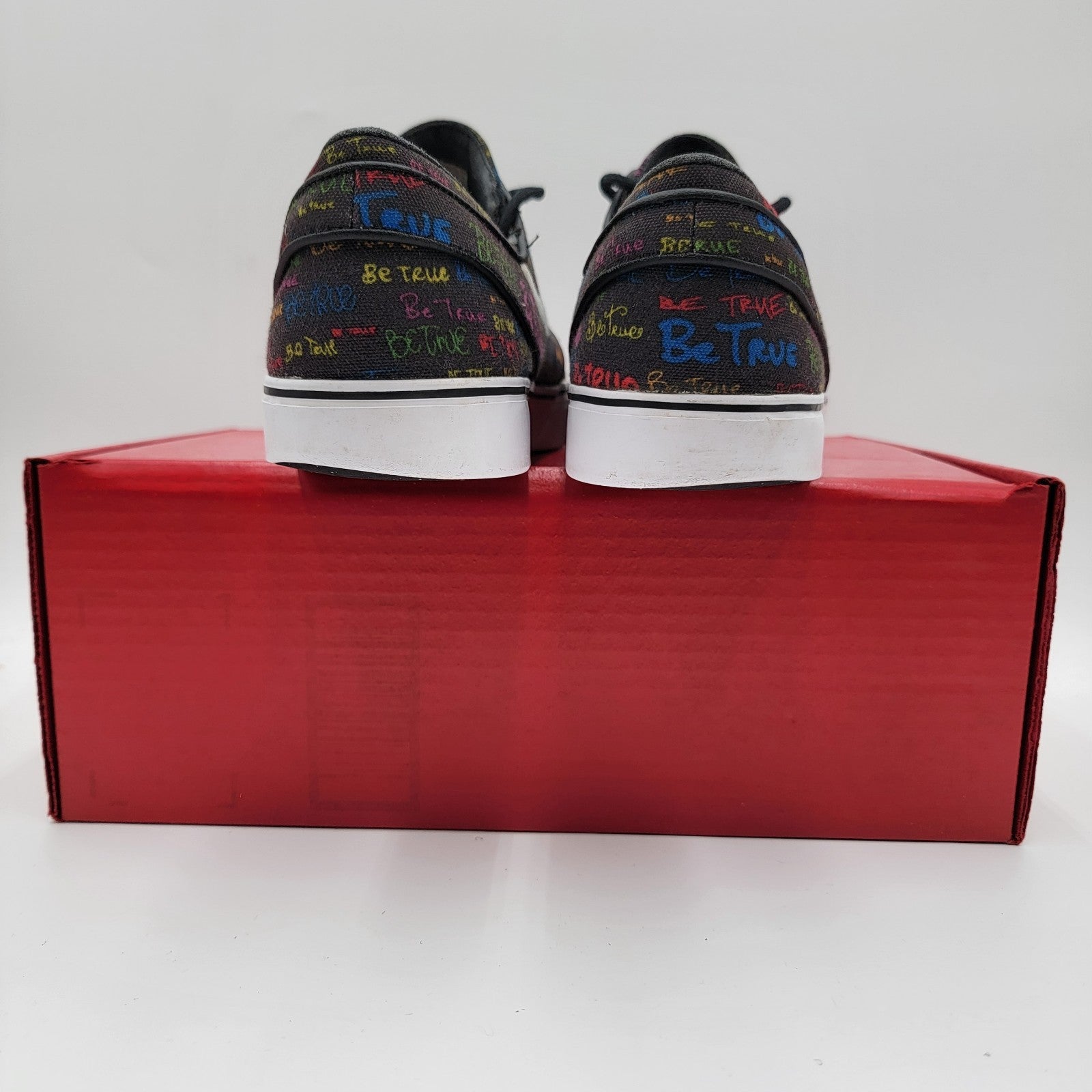Size 13  Nike Zoom Stefan Janoski QS Be True 702981 009