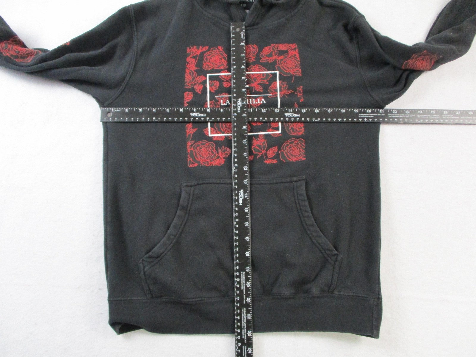 La Familia Hoodie Mens Medium Black Pullover Fleece Sweatshirt Rose Graphic 16255