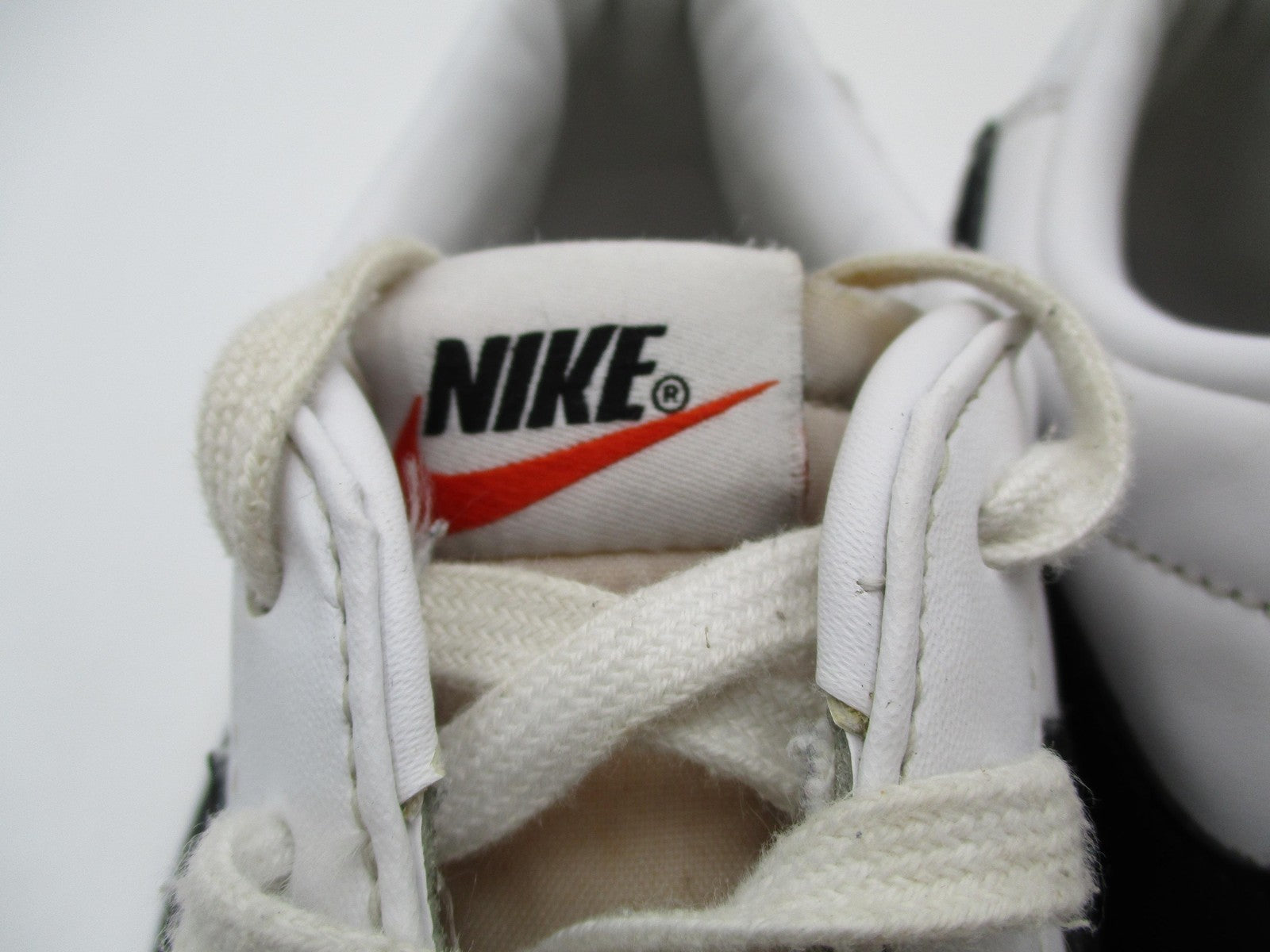 Nike Blazer Low '77 Shoes Mens Size 10.5 White Black Leather Sneakers DA6364-1014