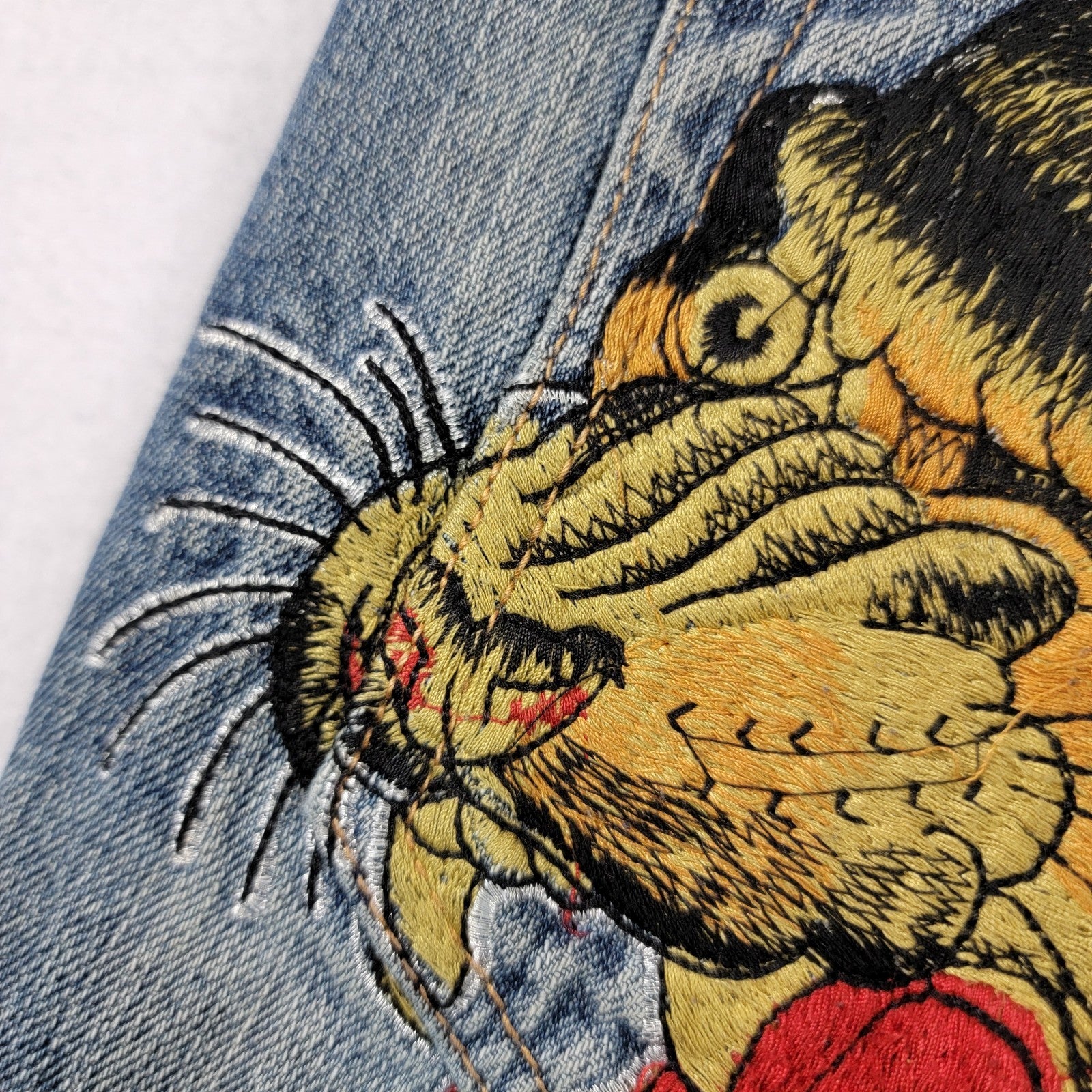 Ed Hardy Jeans Mens 34x34 Blue Denim Straight Leg Tiger Embroidery Distressed14