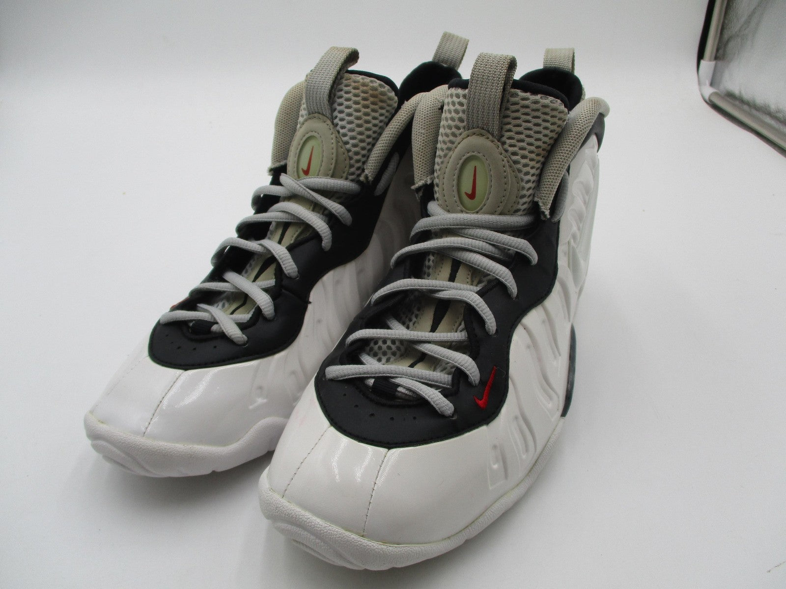 Nike Little Posite One Youth 6Y/5.5Y White Black Foamposite 644792-103 Mismatch0