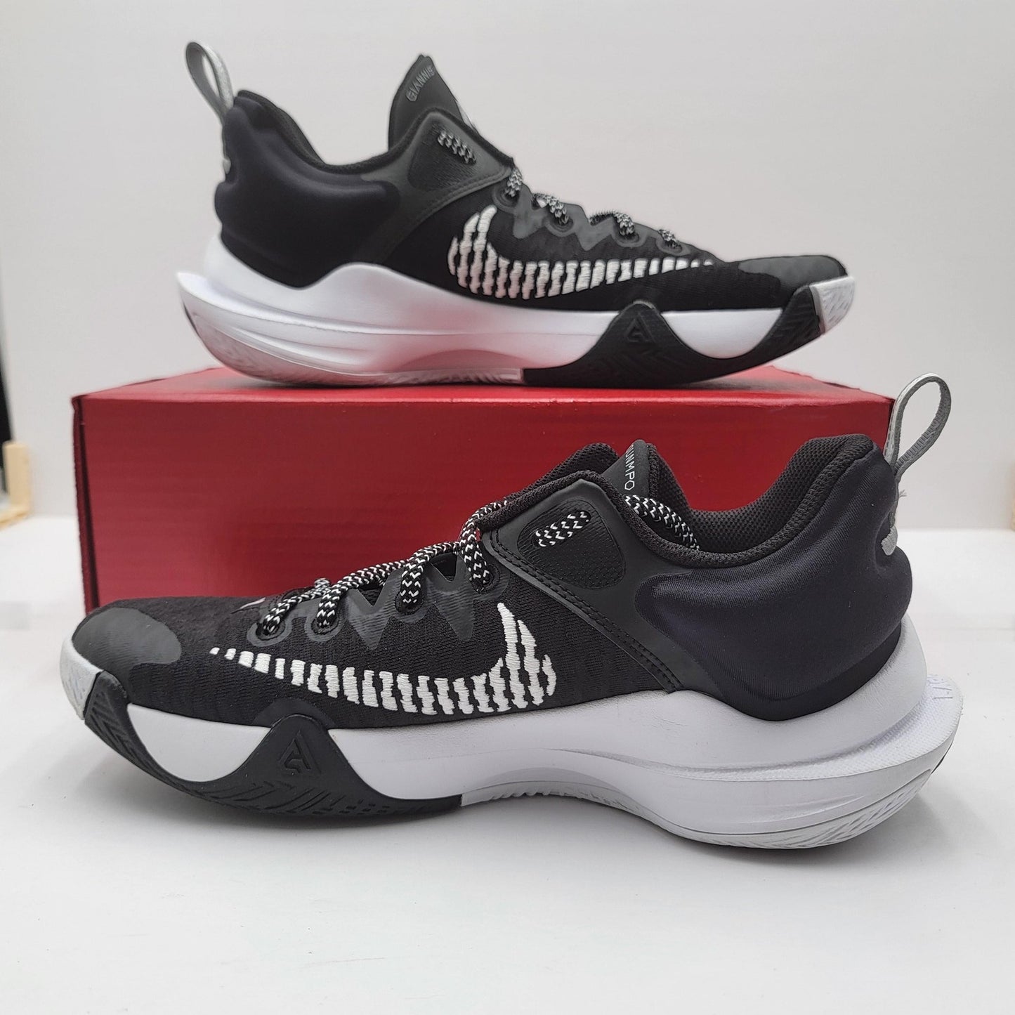 Nike Giannis Immortality 2 Mens Size 10 Black White Basketball CZ4099010