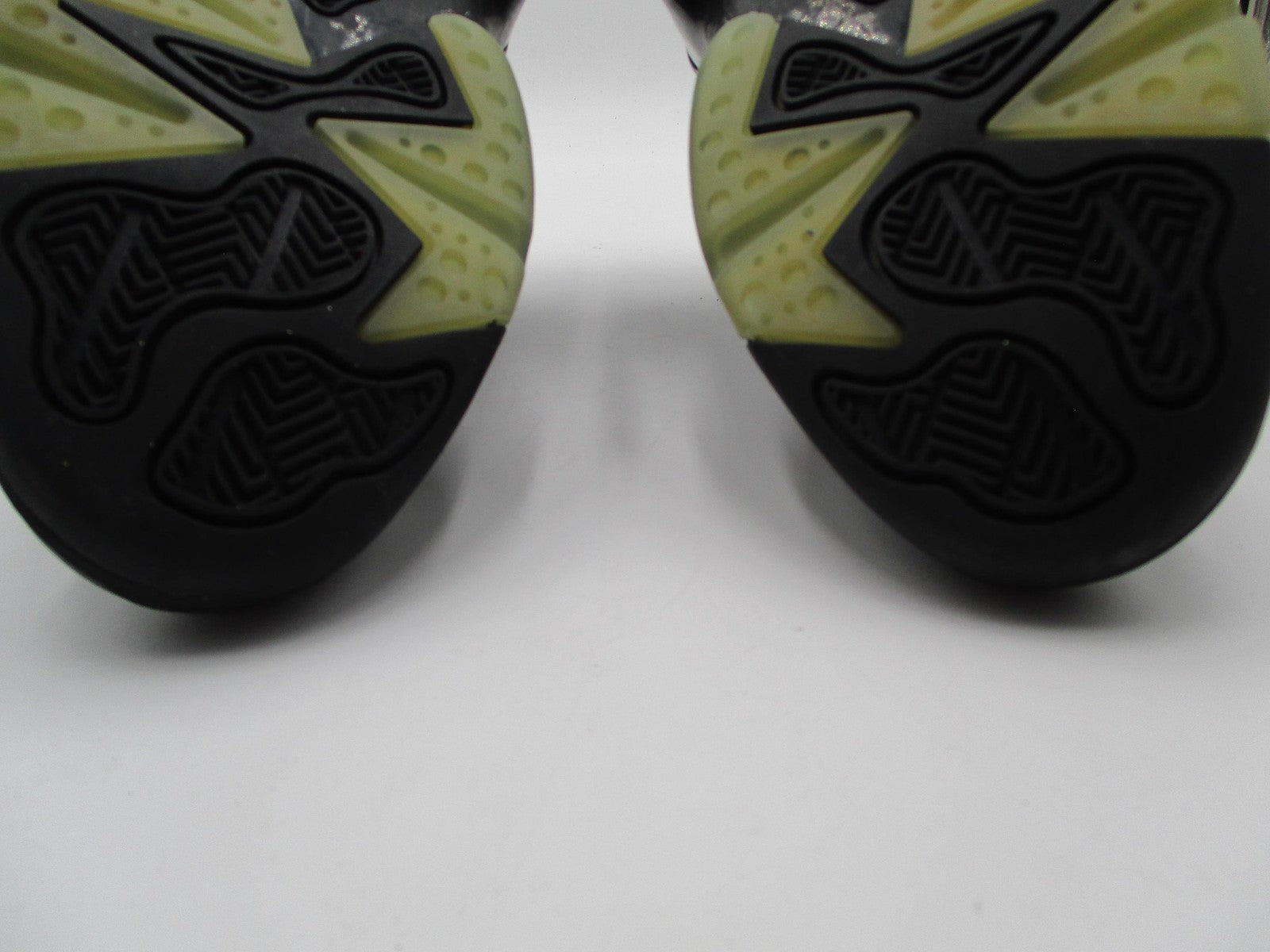 Nike Air Jordan 61723 Shoes Youth Size 7Y Black Red Basketball DM1159003 1K713