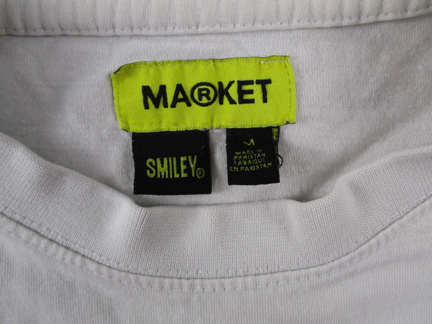 Market Shirt Mens Medium White Smiley Door A Bright Home Graphic Tee Back Print3