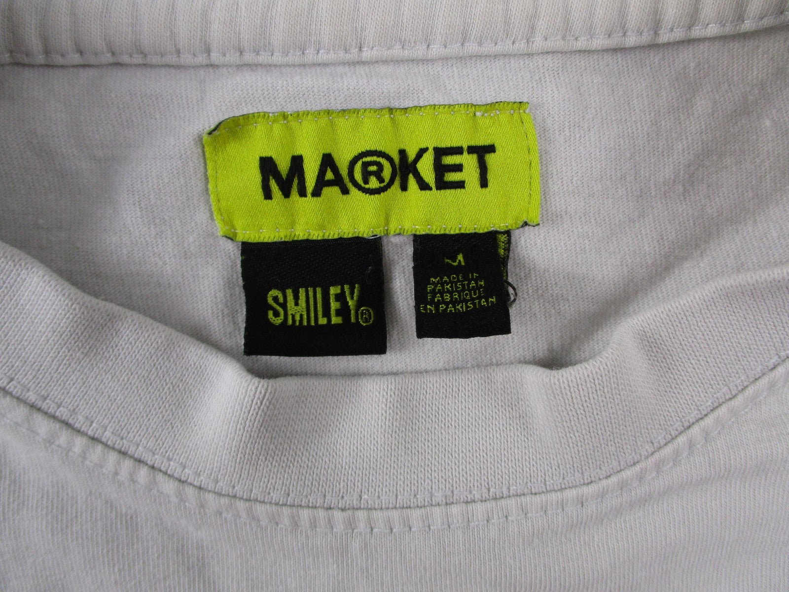 Market Shirt Mens Medium White Smiley Door A Bright Home Graphic Tee Back Print3