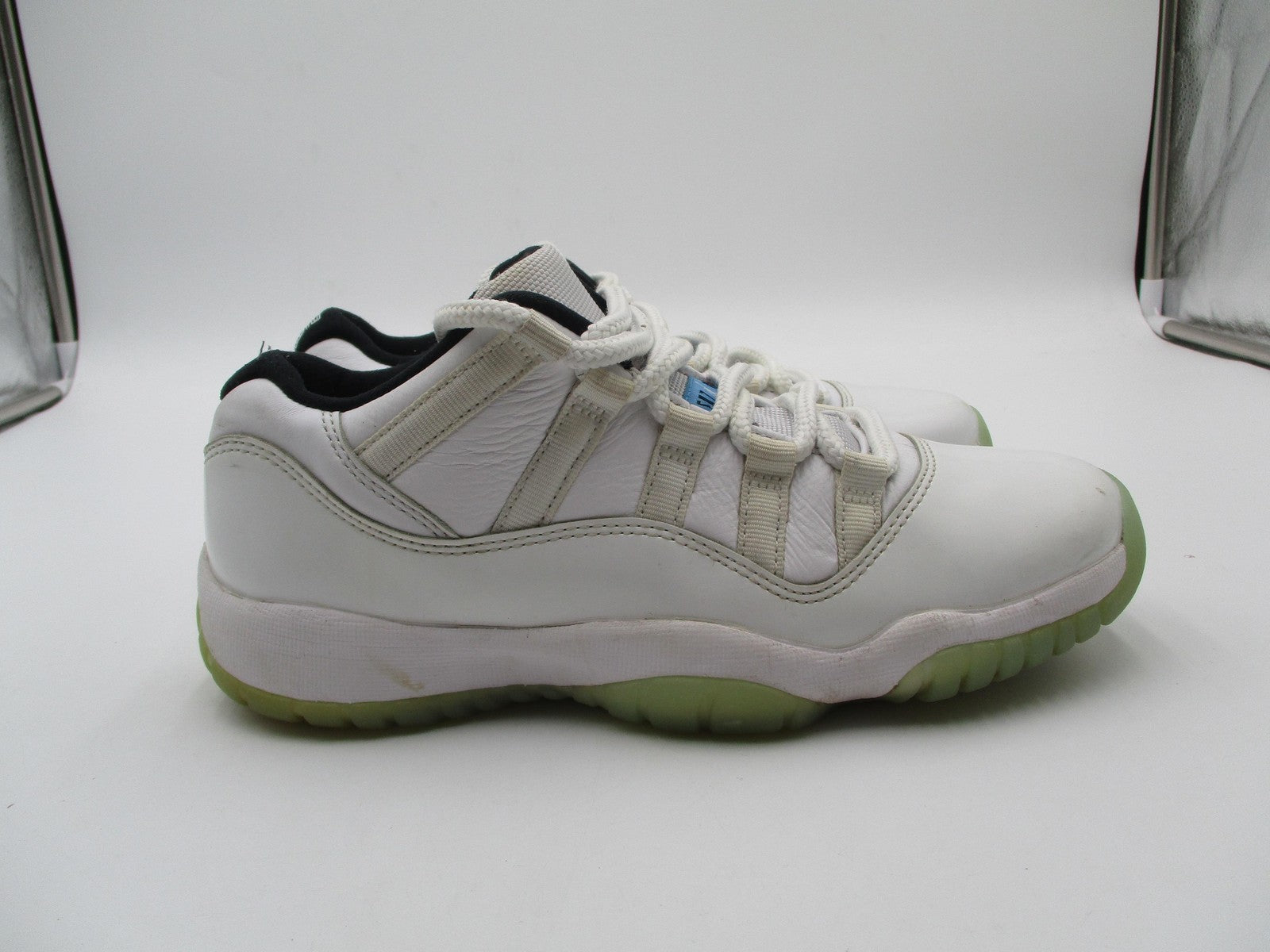 Air Jordan 11 Retro Low Shoes Youth Size 5.5Y White Legend Blue 528896-1175