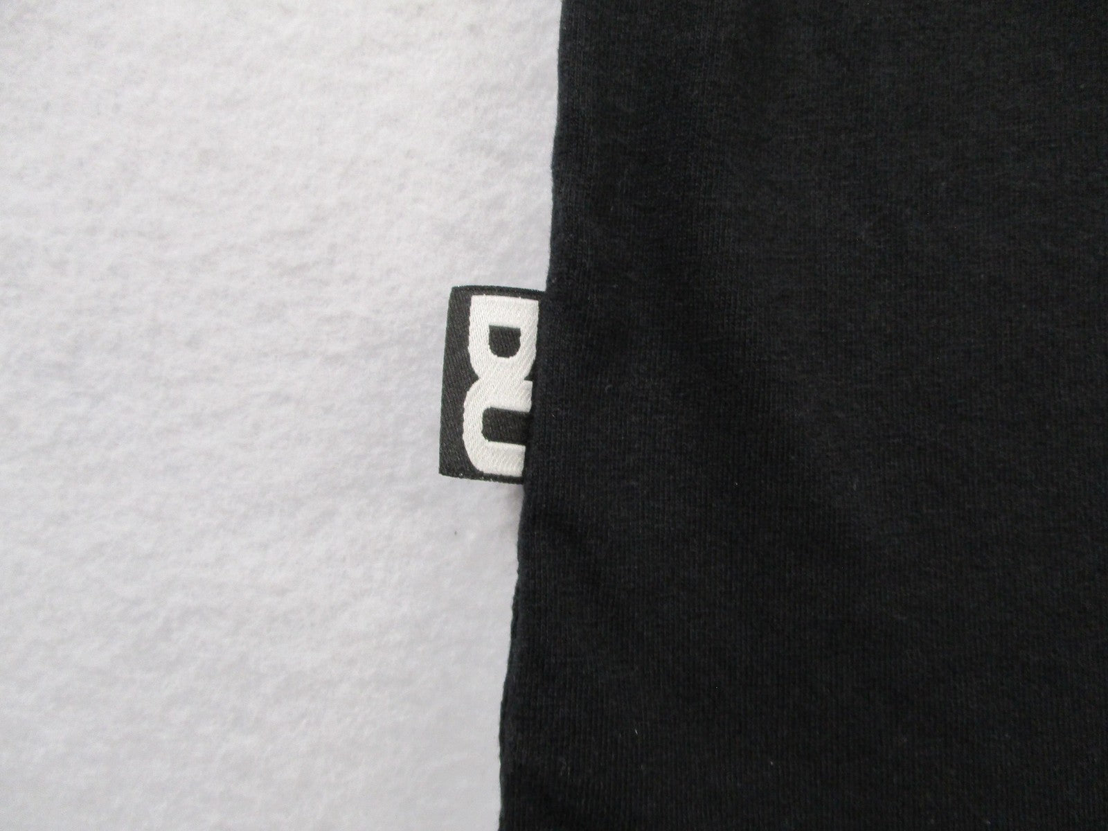 Designs Untitled Untitled TV Surf Car Photo Graphic Tee Black Mens L Used 15728