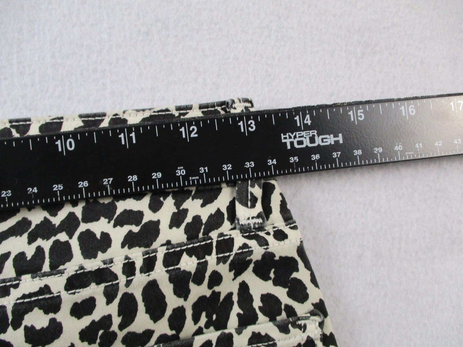 Fidelity Cali Jeans Womens 26 White Pearl Leopard Sateen Mid Rise Straight 14389