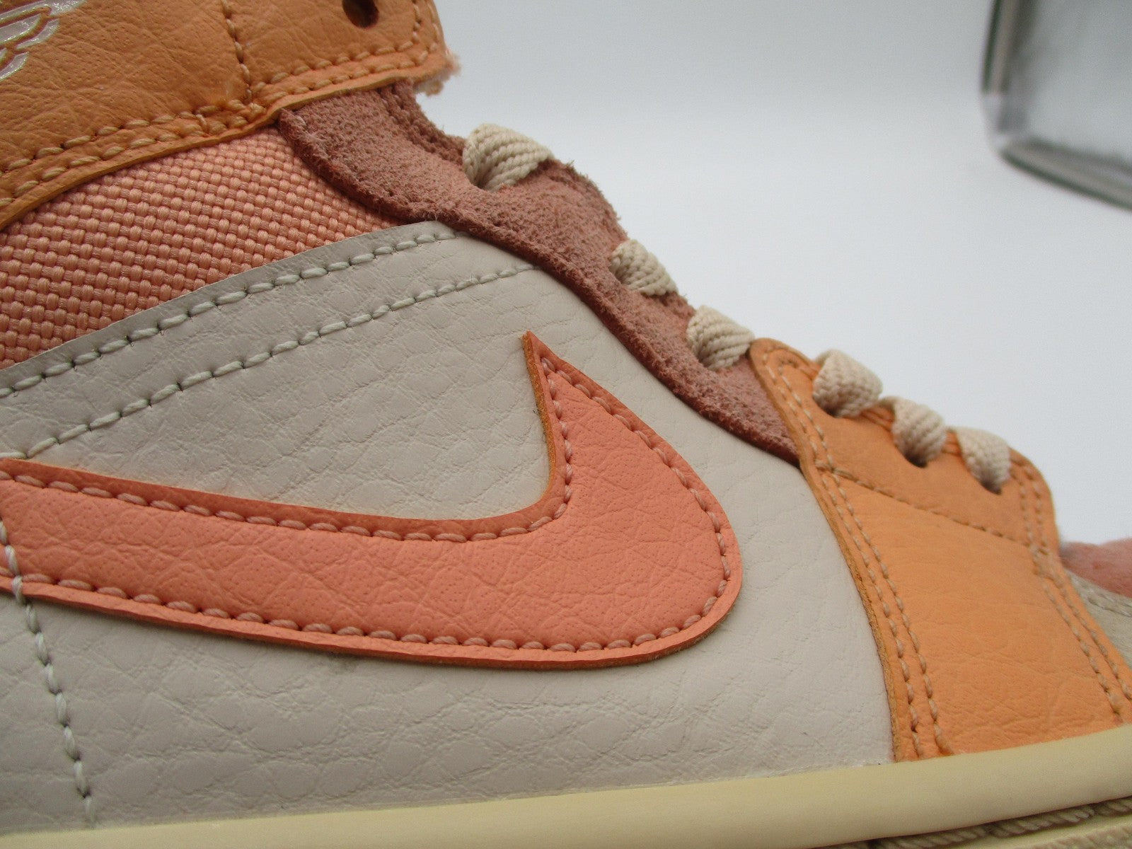 Air Jordan 1 Mid SE Shoes Womens Size 8 Apricot Orange Guava Ice DH4270-800 1K212