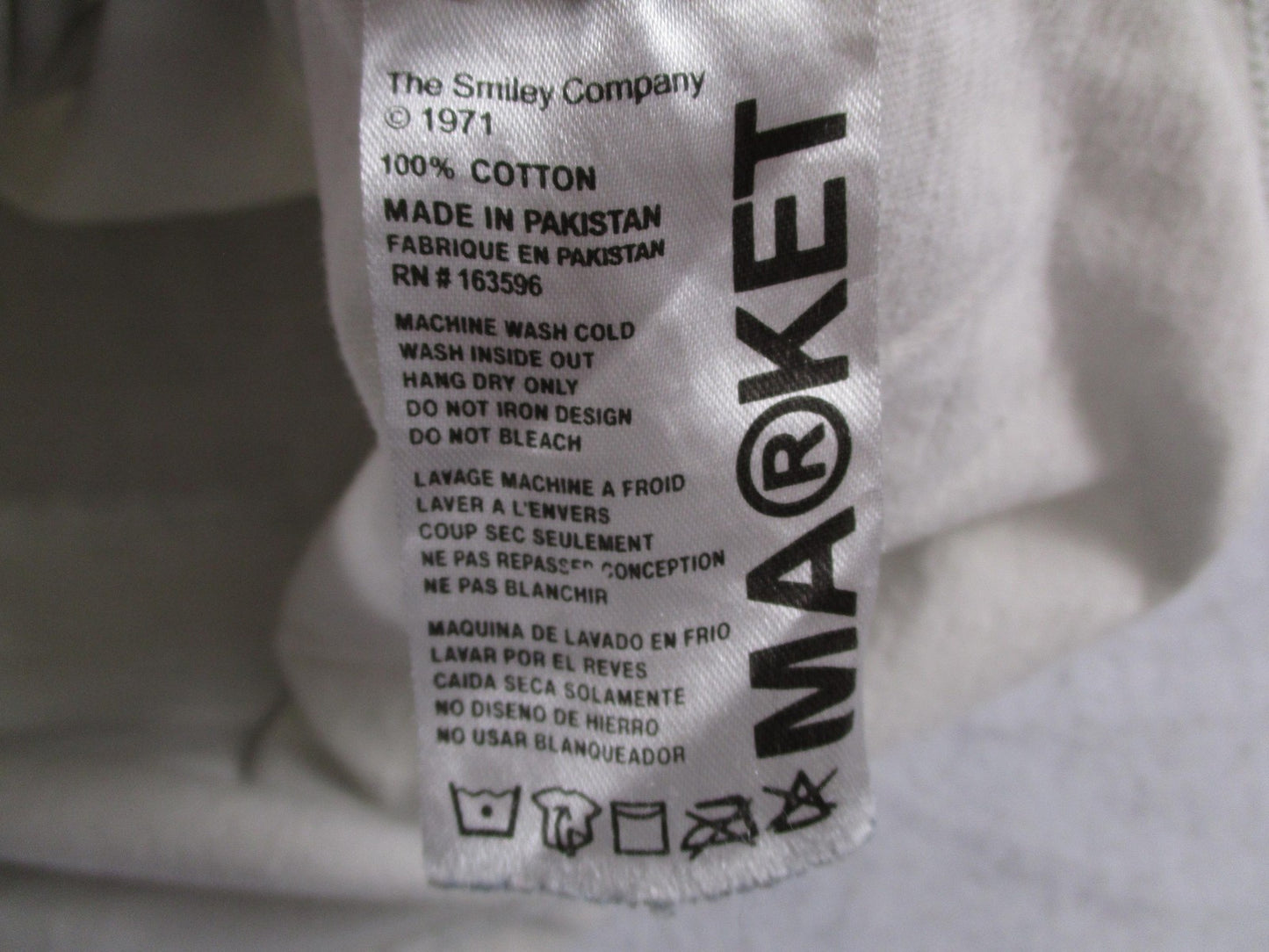 Market Shirt Mens Medium White Smiley Door A Bright Home Graphic Tee Back Print4