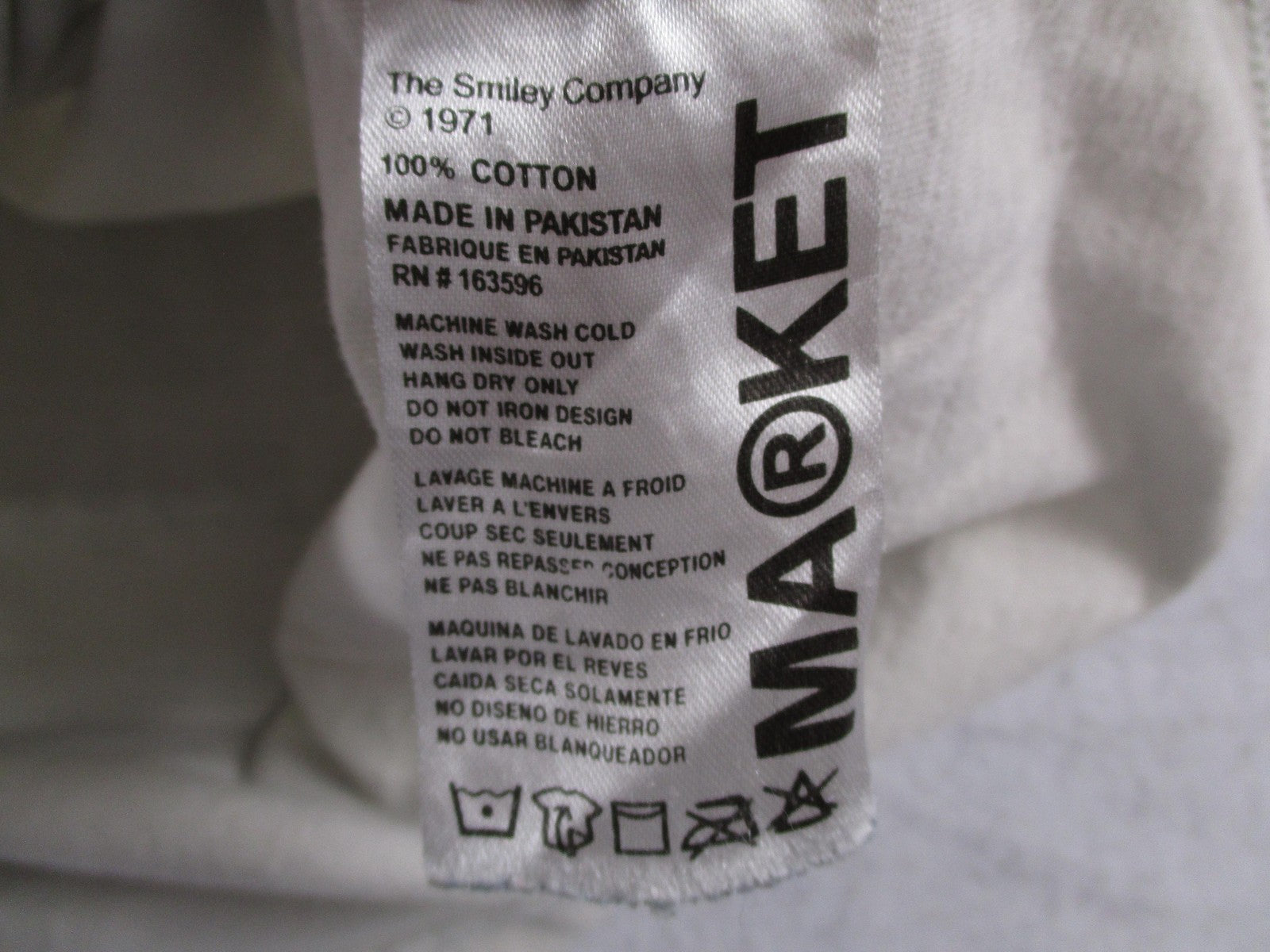 Market Shirt Mens Medium White Smiley Door A Bright Home Graphic Tee Back Print4