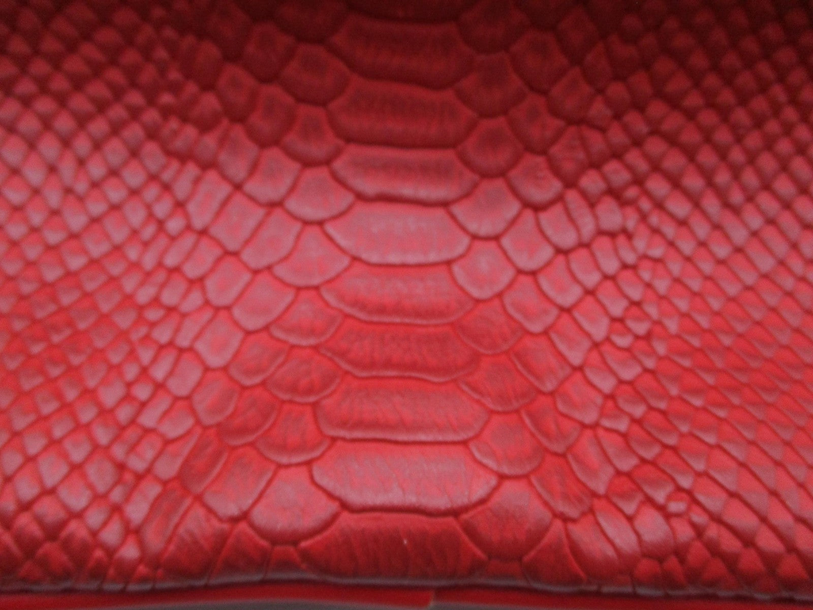Tote&Carry Belt Bag Womens Small Red Snakeskin Faux Leather Fanny Pack Zipper2