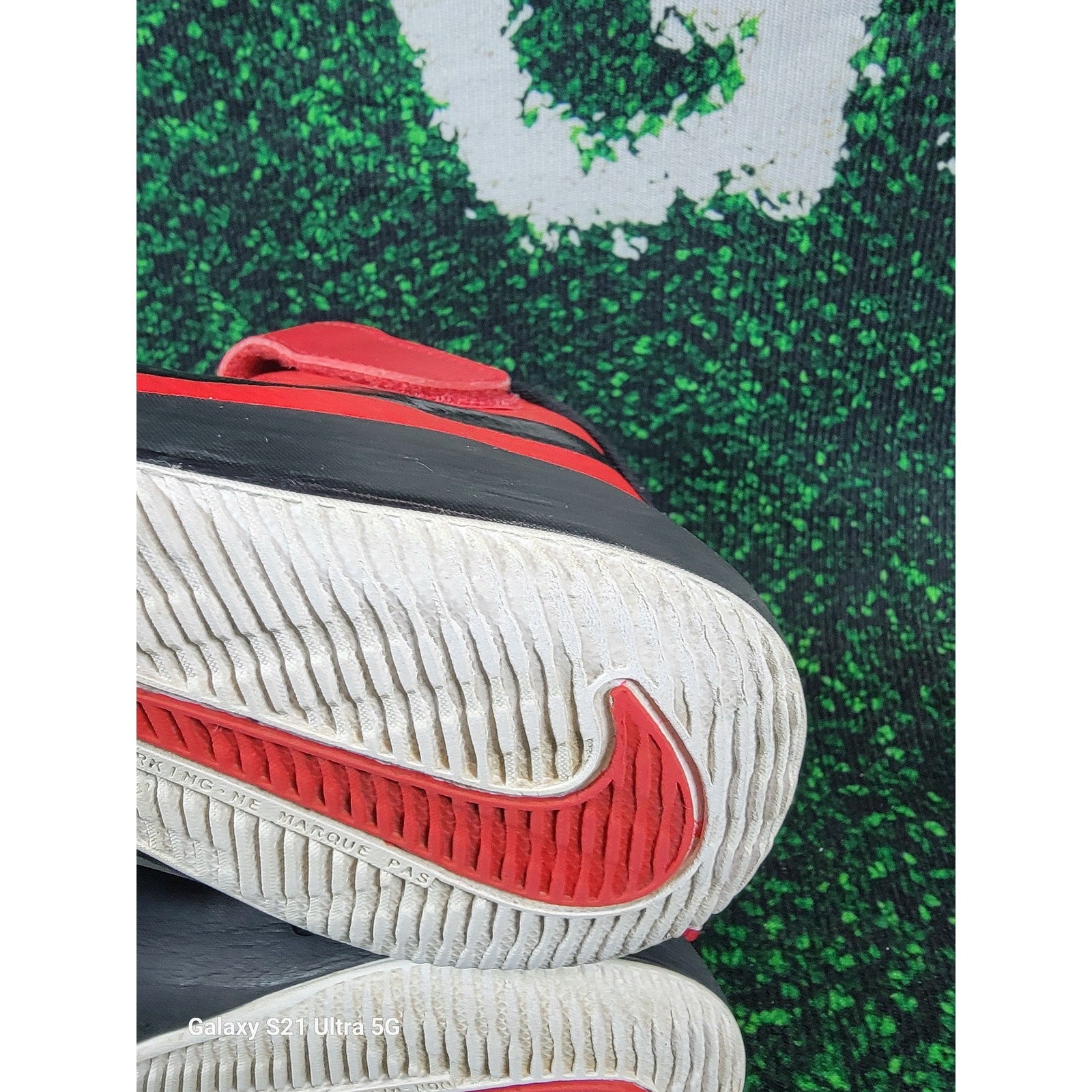 Nike Team Hustle D9 PS 'University Red' Sz 2Y AQ42256004