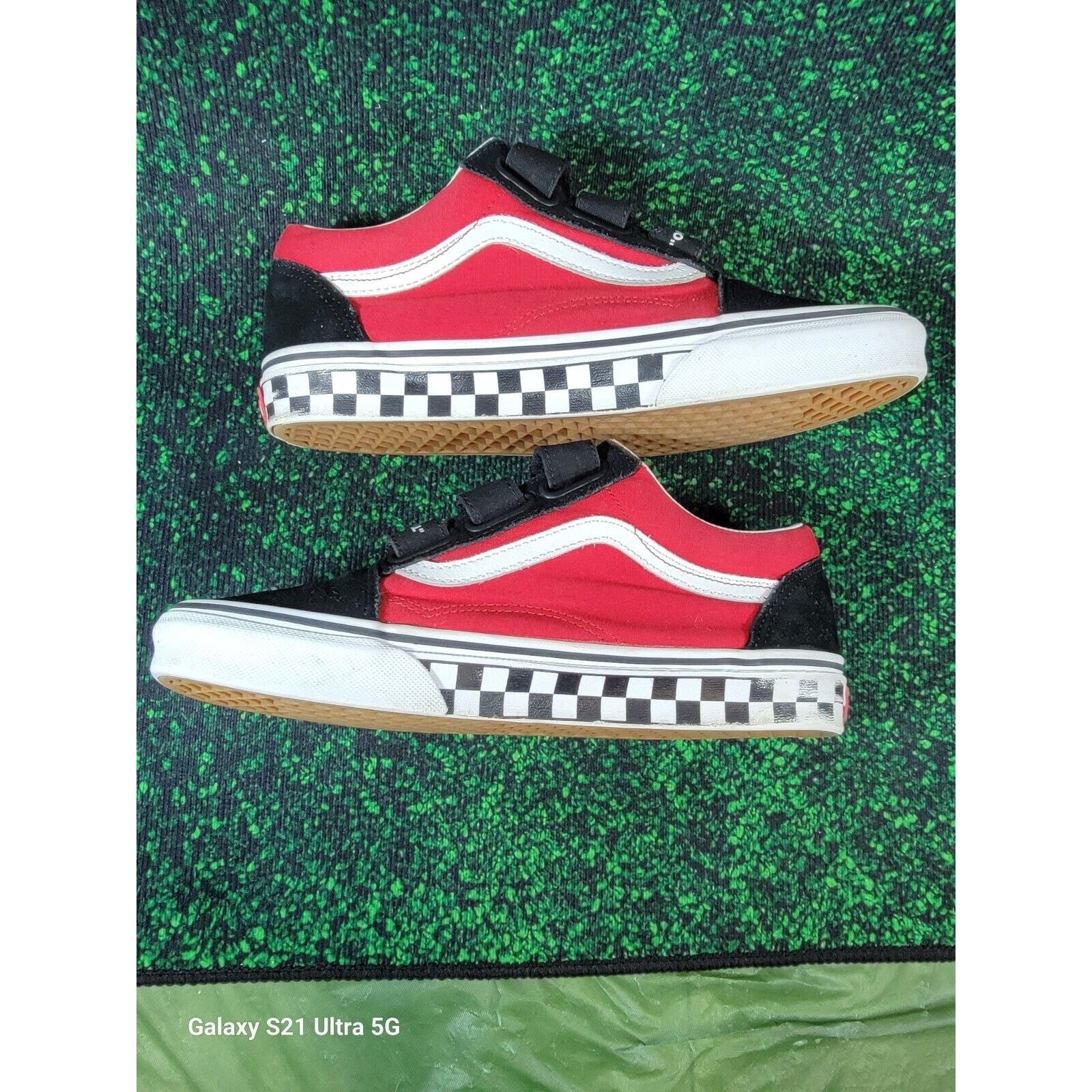 Size 7.5  VANS Old Skool V 'Logo Pop' Checkered Mid Sole VN0A3D29TKC6