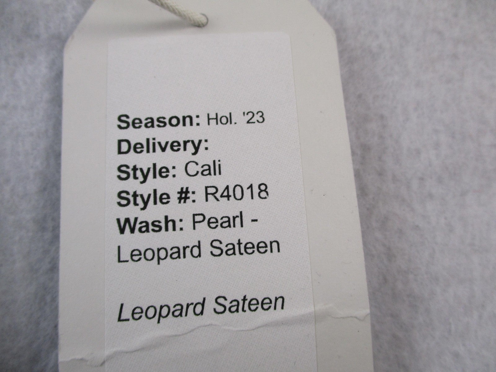 Fidelity Cali Jeans Womens 26 White Pearl Leopard Sateen Mid Rise Straight 14385