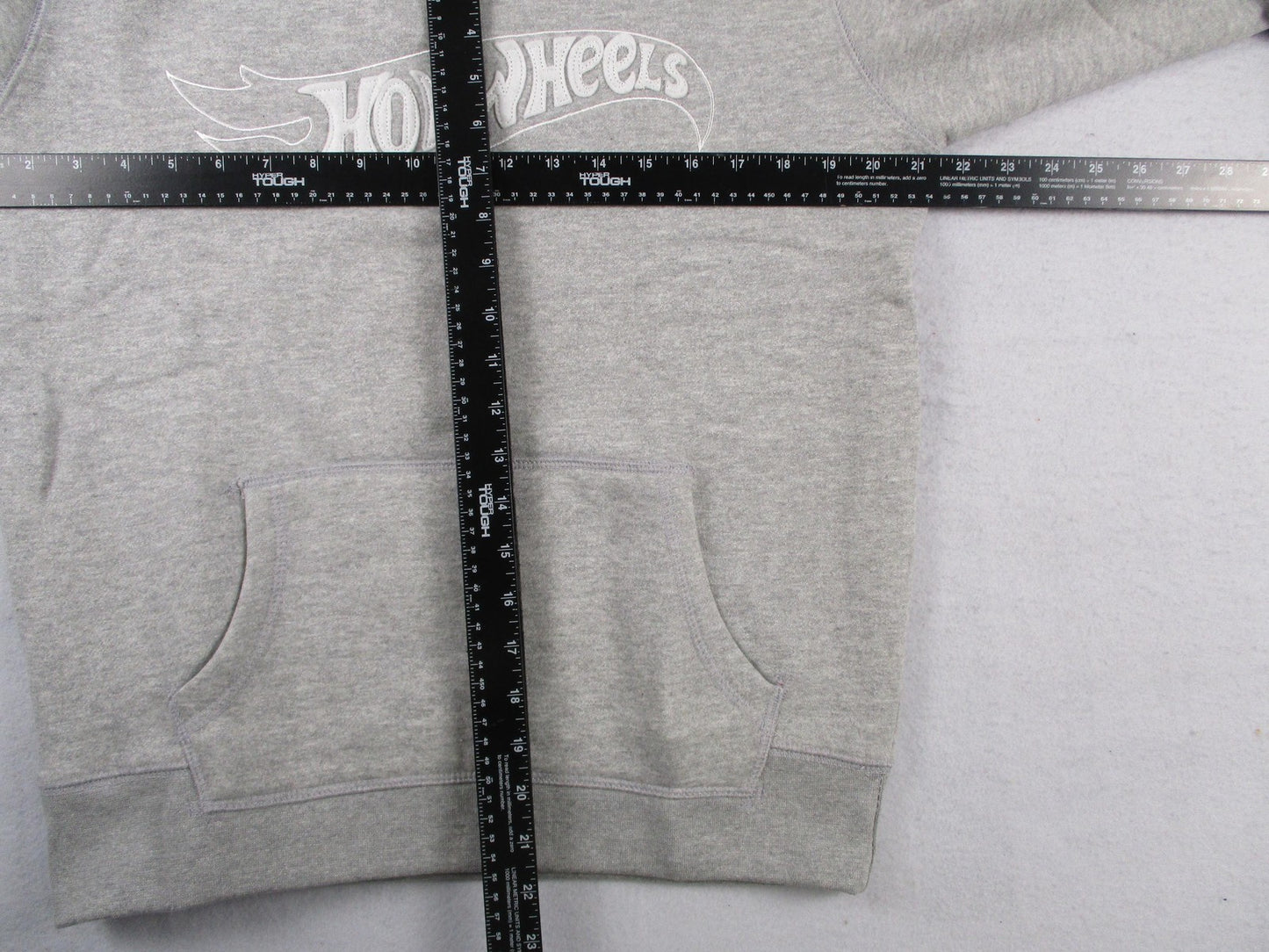 D73 USA Hot Wheels Hoodie Mens Medium Gray Pullover Fleece Embroidered Logo 12936