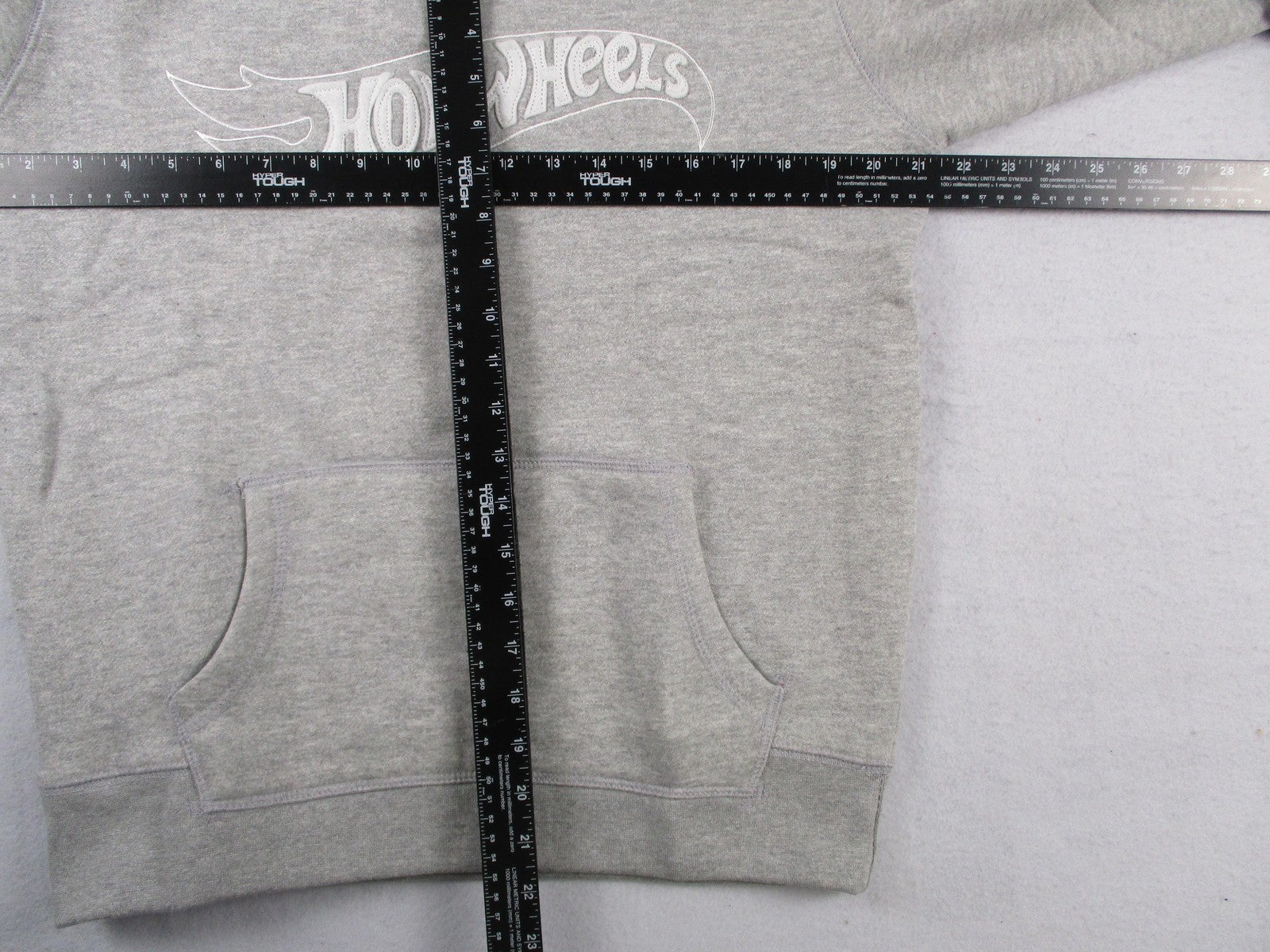 D73 USA Hot Wheels Hoodie Mens Medium Gray Pullover Fleece Embroidered Logo 12936