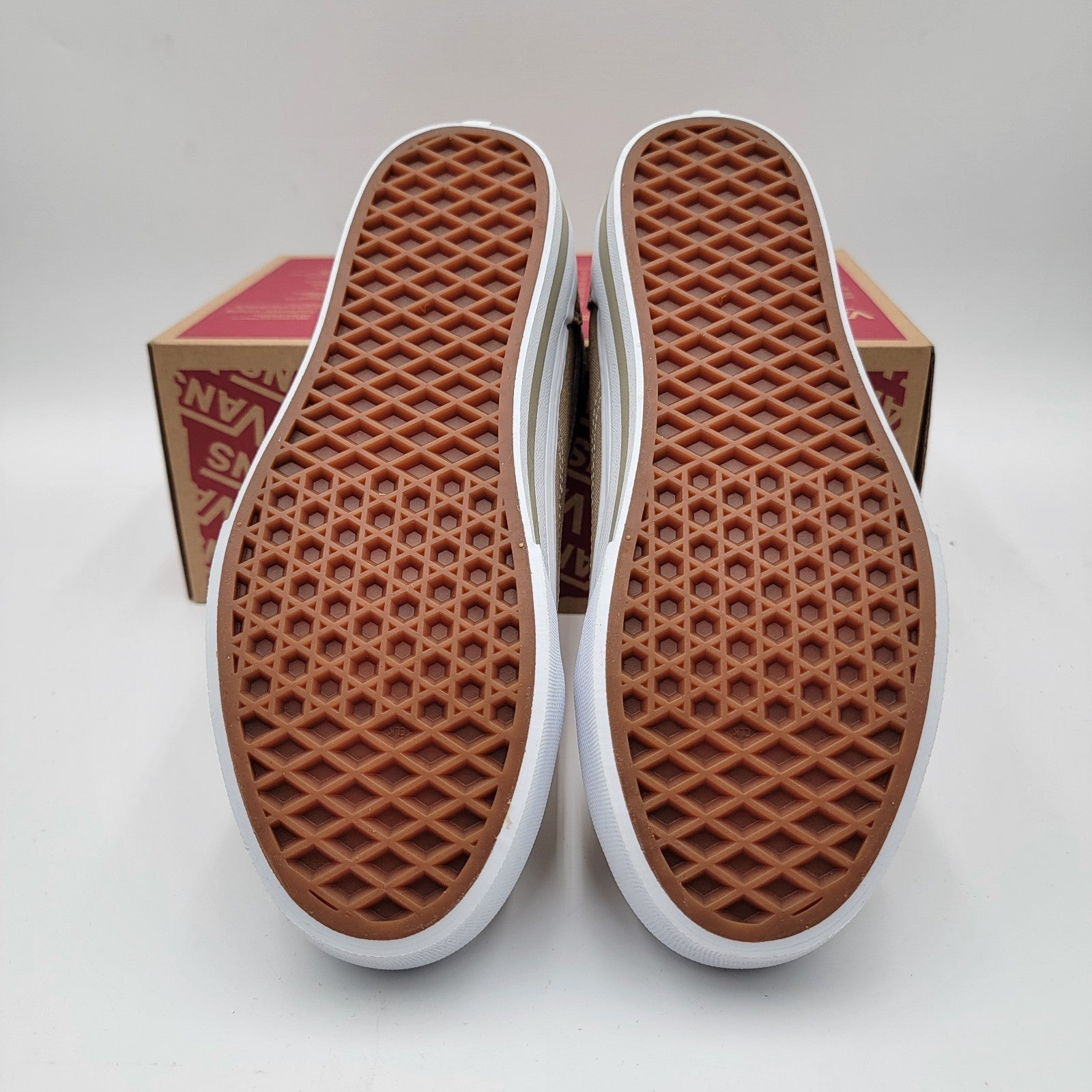 VANS PREMIUM Junior Old Skool Platform Sz 6 Khaki Suede & Canvas VN0009PDKHK NIB4